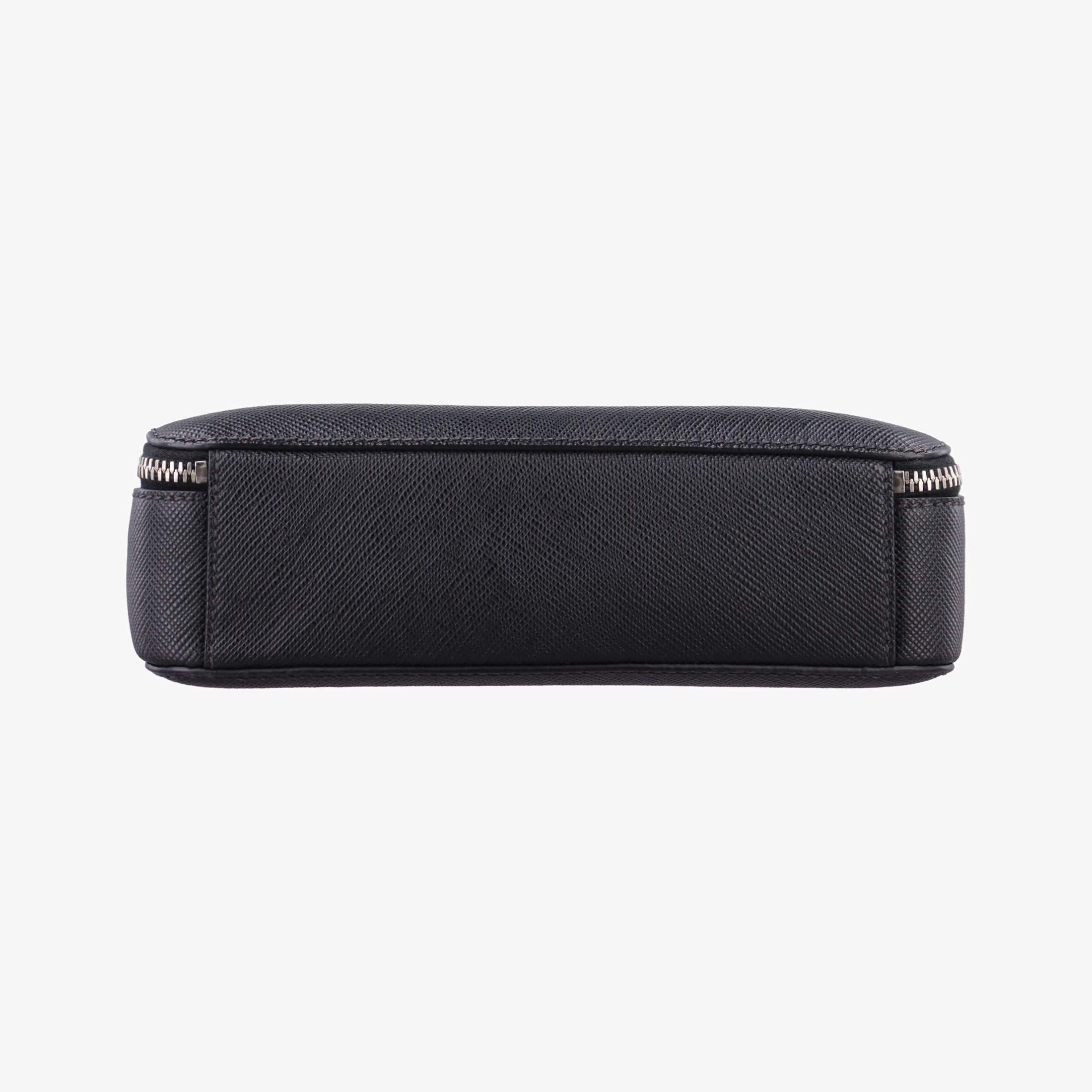 Messenger Black Saffiano leather 2VH004 8メッセンジャー ブラック サフィアーノレザー 2VH004 8