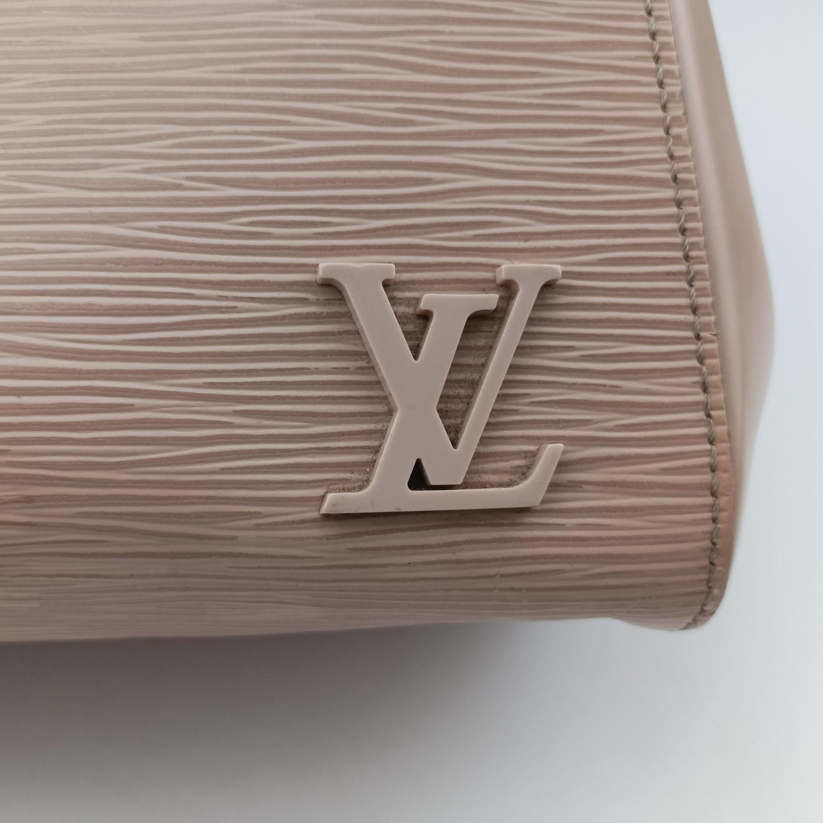 Vintage Louis Vuitton Cluny MM Deyunnu Epi M41300 shoulderbag | stylenewstar