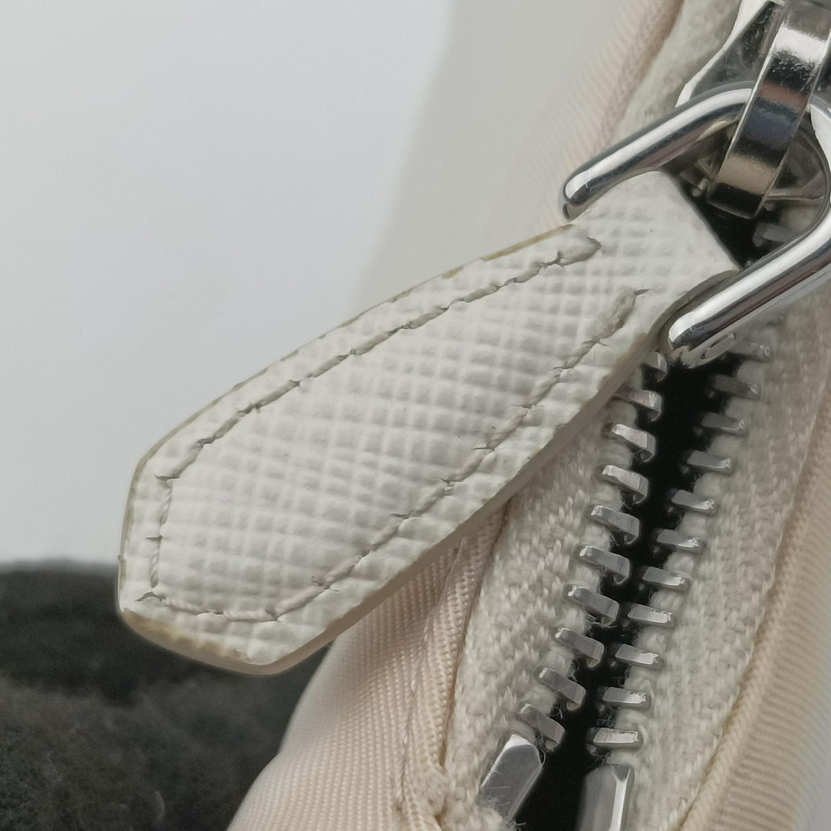 Re-Edition Nylon Mini White nylon 1TT122 42リエディションナイロンミニ ホワイト ナイロン 1TT122 42