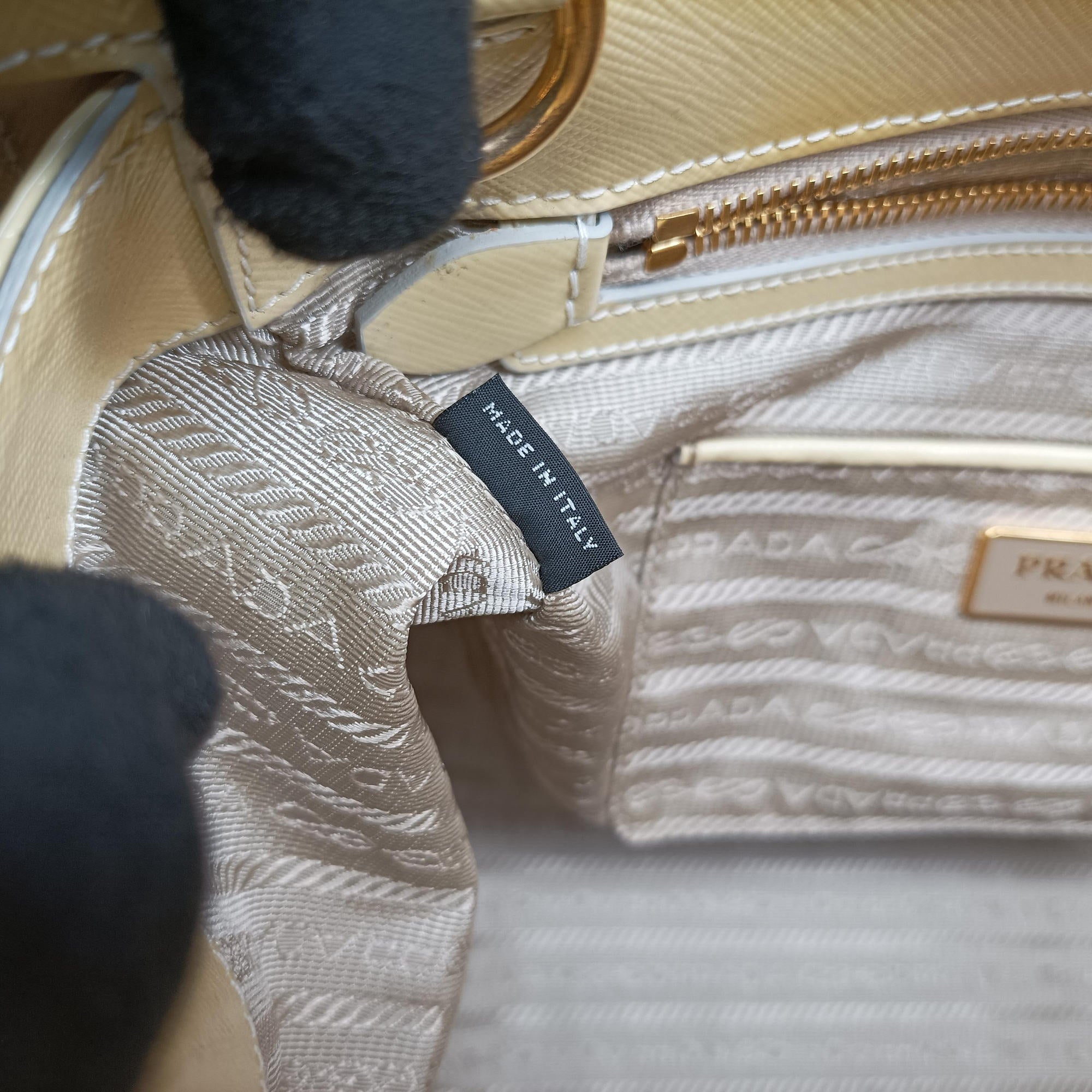 Open tote Yellow SAFFIANO patent 7 Rオープントート イエロー サフィアーノ パテント 7 R