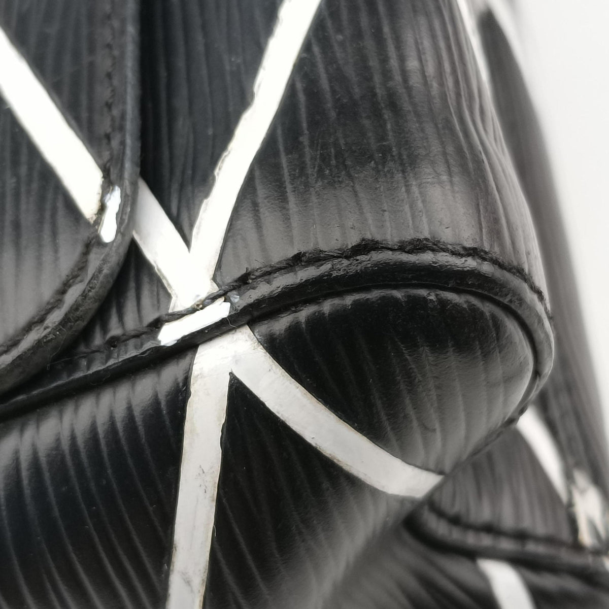 Pre-owned Louis Vuitton Twist Maltage Noir×White Epi M50525 shoulderbag | stylenewstar