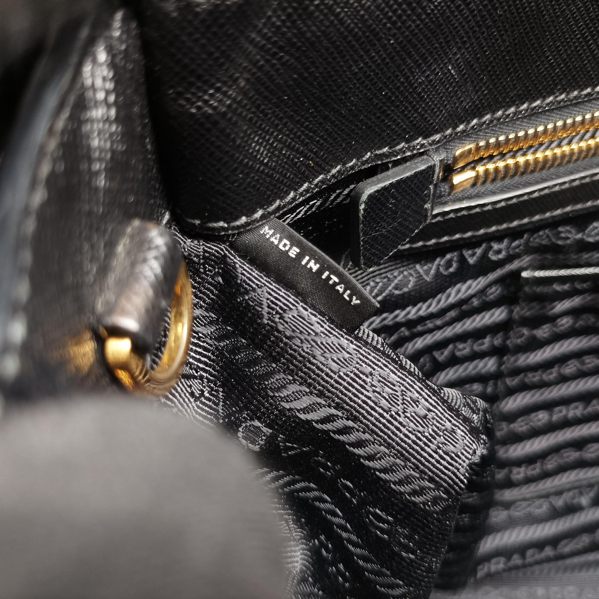 Galleria Black SAFFIANO Leather BN2274 31/H 208ガレリア ブラック サフィアーノレザー BN2274 31/H 208
