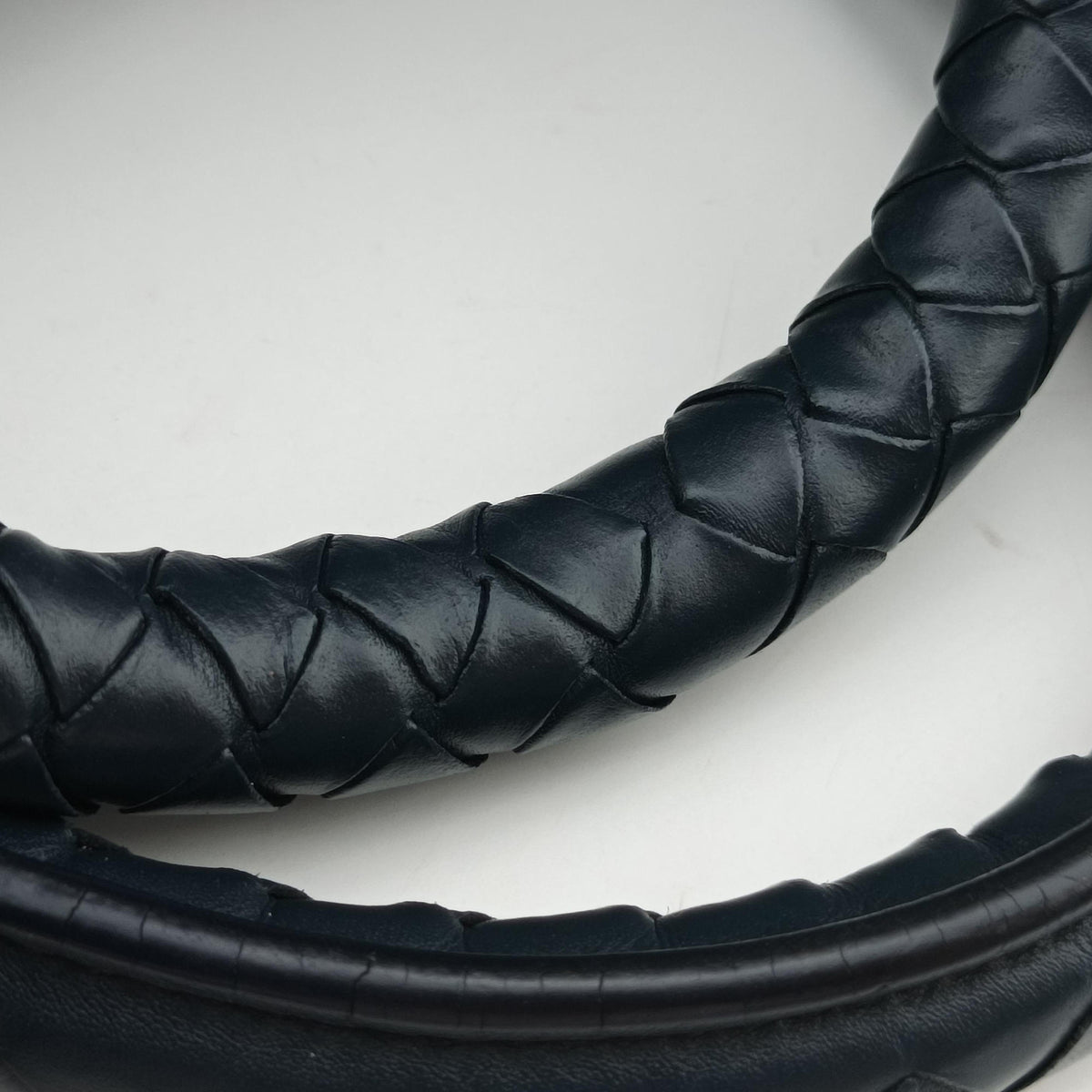 Intrecciato Navy lambskin B05095537Uイントレチャート ネイビー ラムスキン B05095537U