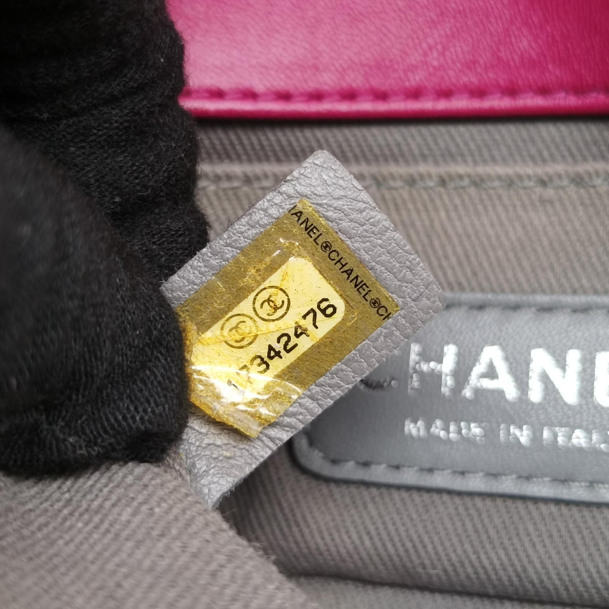 BOY CHANEL Rose velour A67364 17342476ボーイシャネル ローズ レッド ベロア A67364 17342476