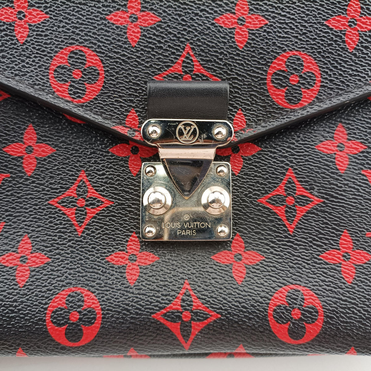Pochette Metis MM Noir×ROUGE Monogram Infrarouge M41462 DR0117ポシェット メティス MM ノワール×ルージュ モノグラム アンフラルージュ M41462 DR0117