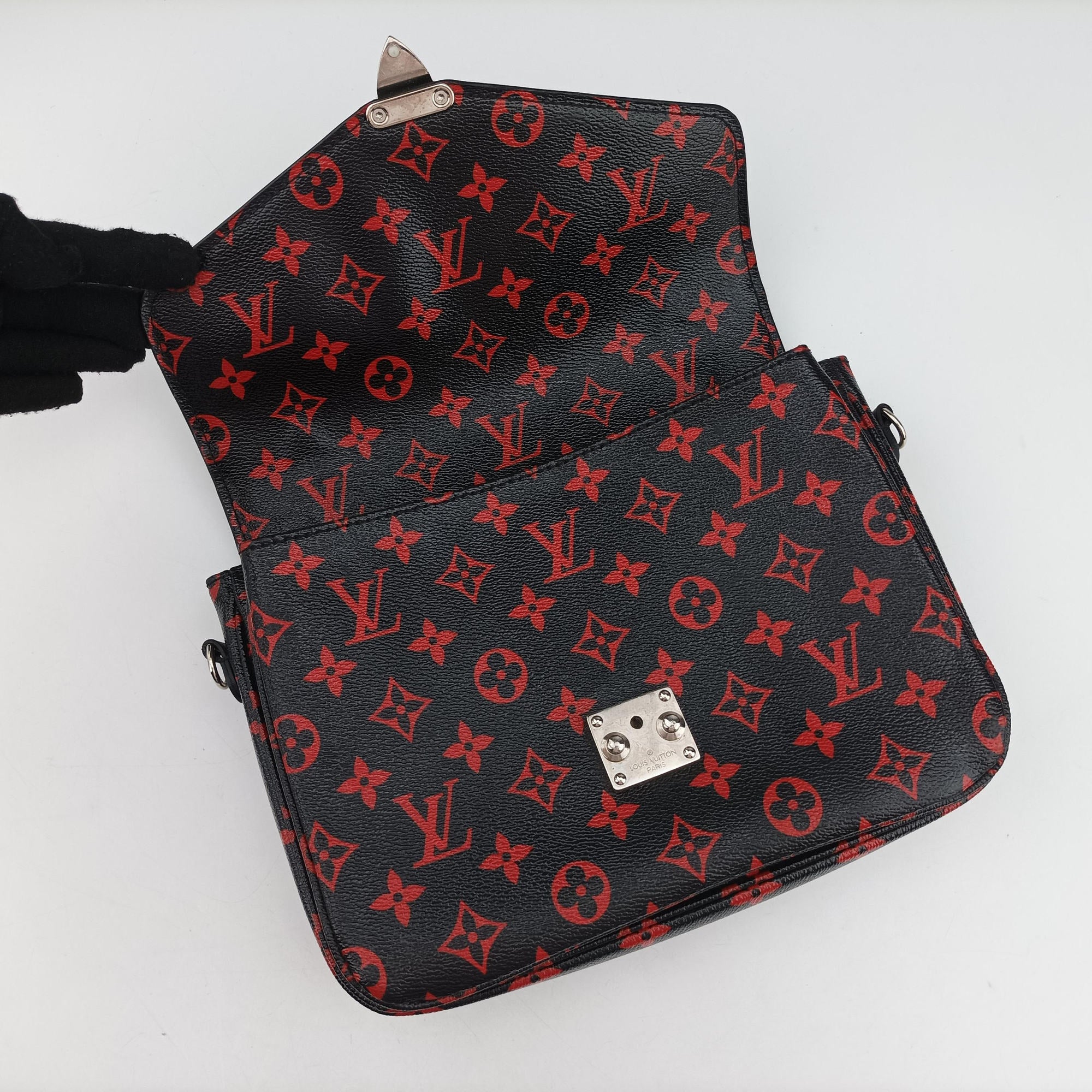 Pochette Metis MM Noir×ROUGE Monogram Infrarouge M41462 DR0117ポシェット メティス MM ノワール×ルージュ モノグラム アンフラルージュ M41462 DR0117