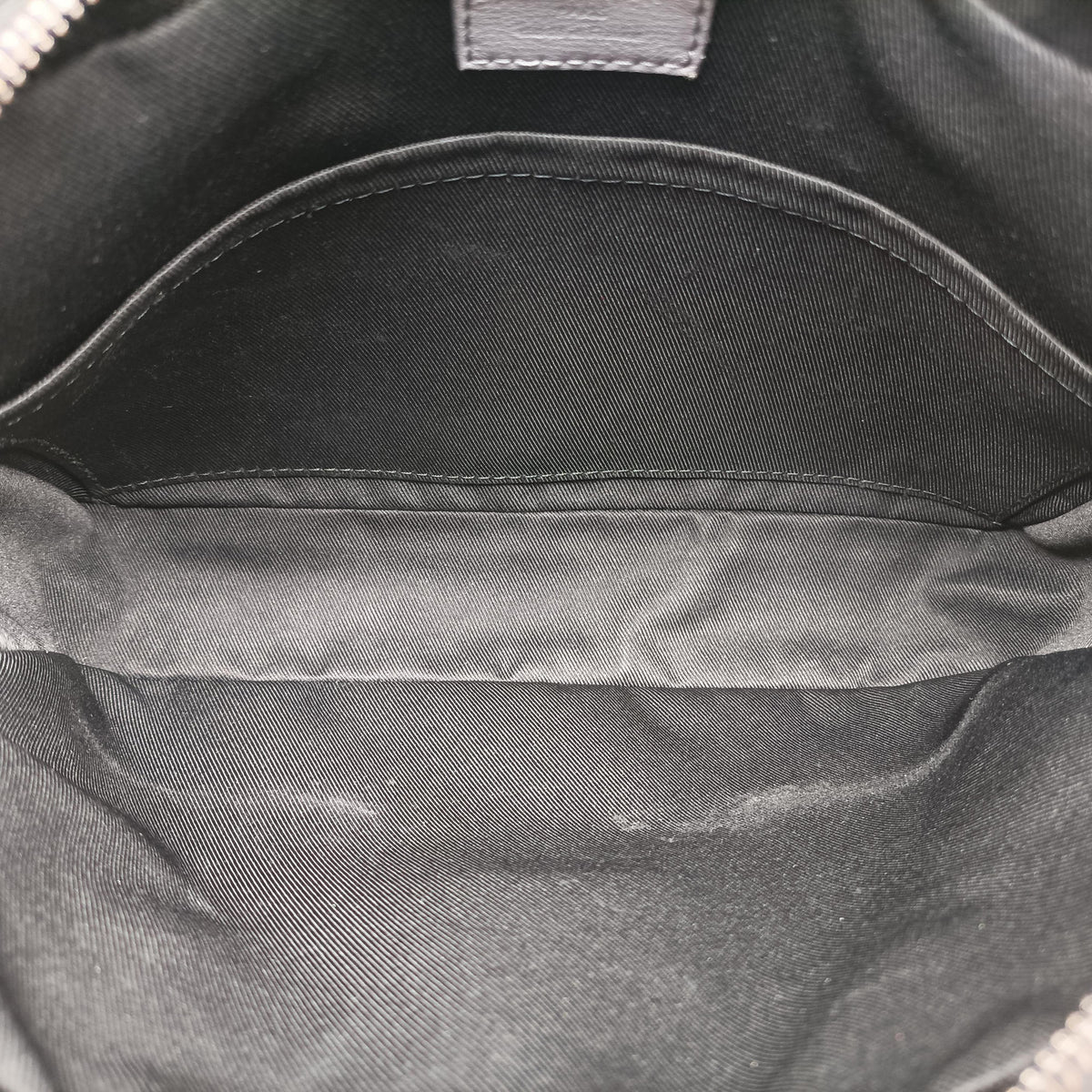 Pre-owned Louis Vuitton Trio Messenger Gris Monogram Shadow M46603 shoulderbag | stylenewstar