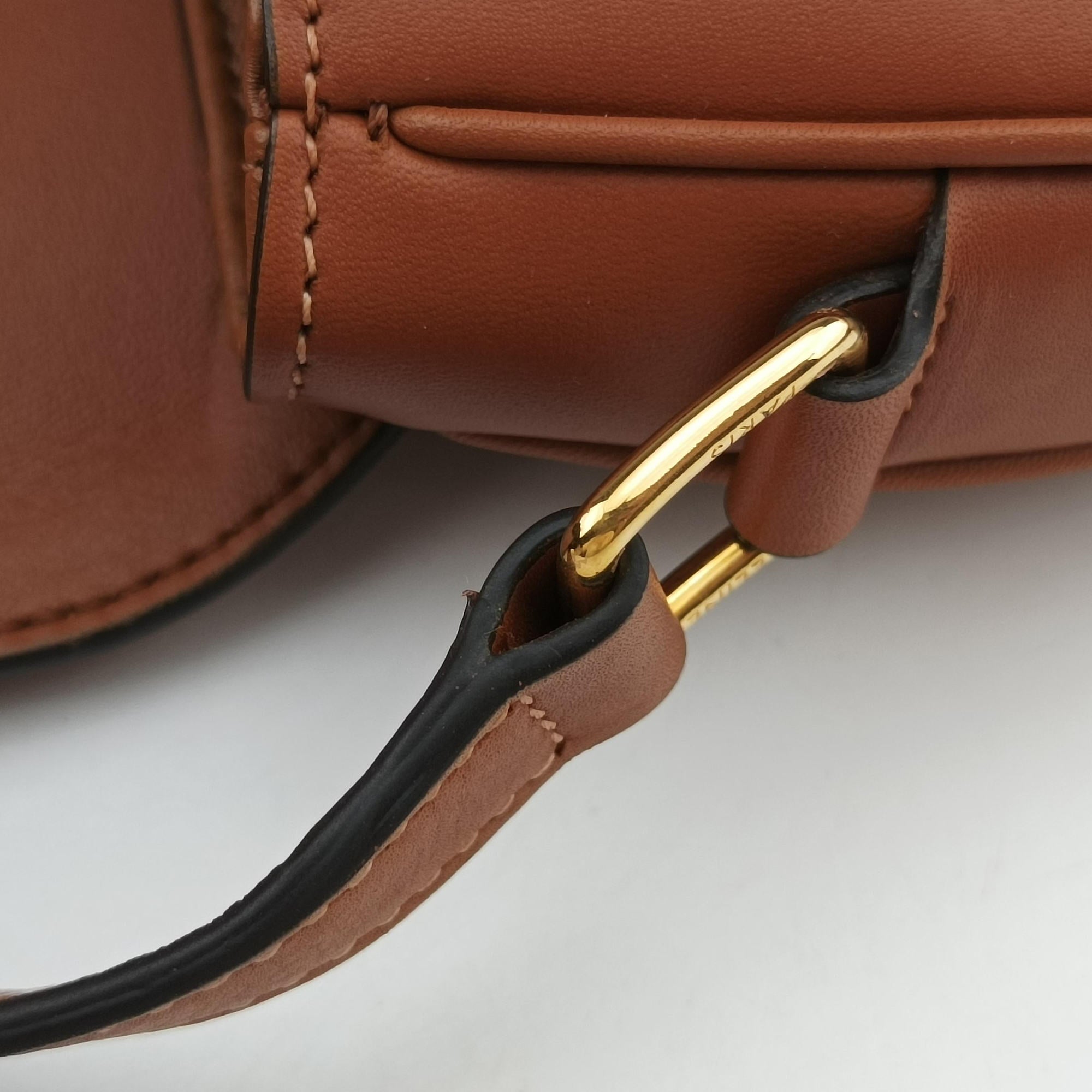 Besace 16 Small Brown Leather W-SL-2 W-SL-3290ベサス16スモール ブラウン レザー W-SL-2 W-SL-3290