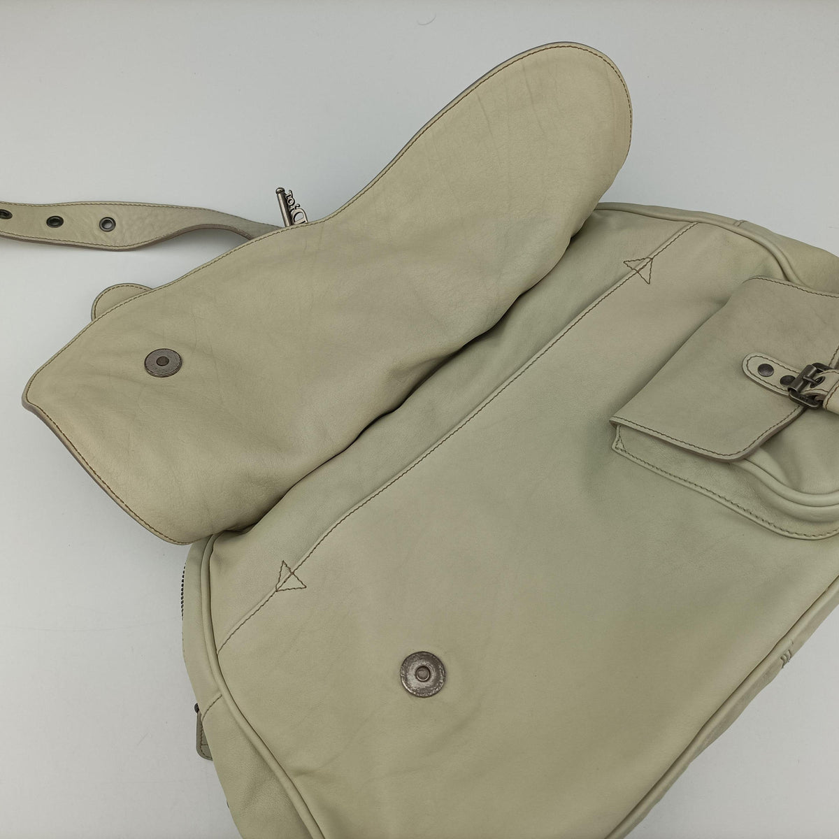 Pre-owned Christian Dior Gaucho White Leather shoulderbag | stylenewstar