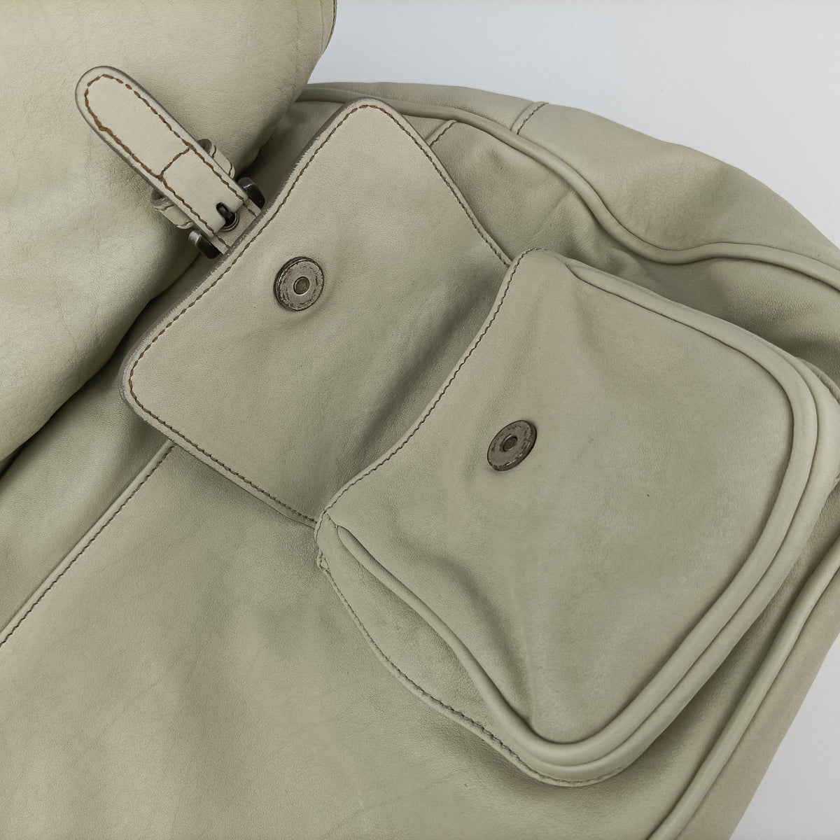 Pre-owned Christian Dior Gaucho White Leather shoulderbag | stylenewstar