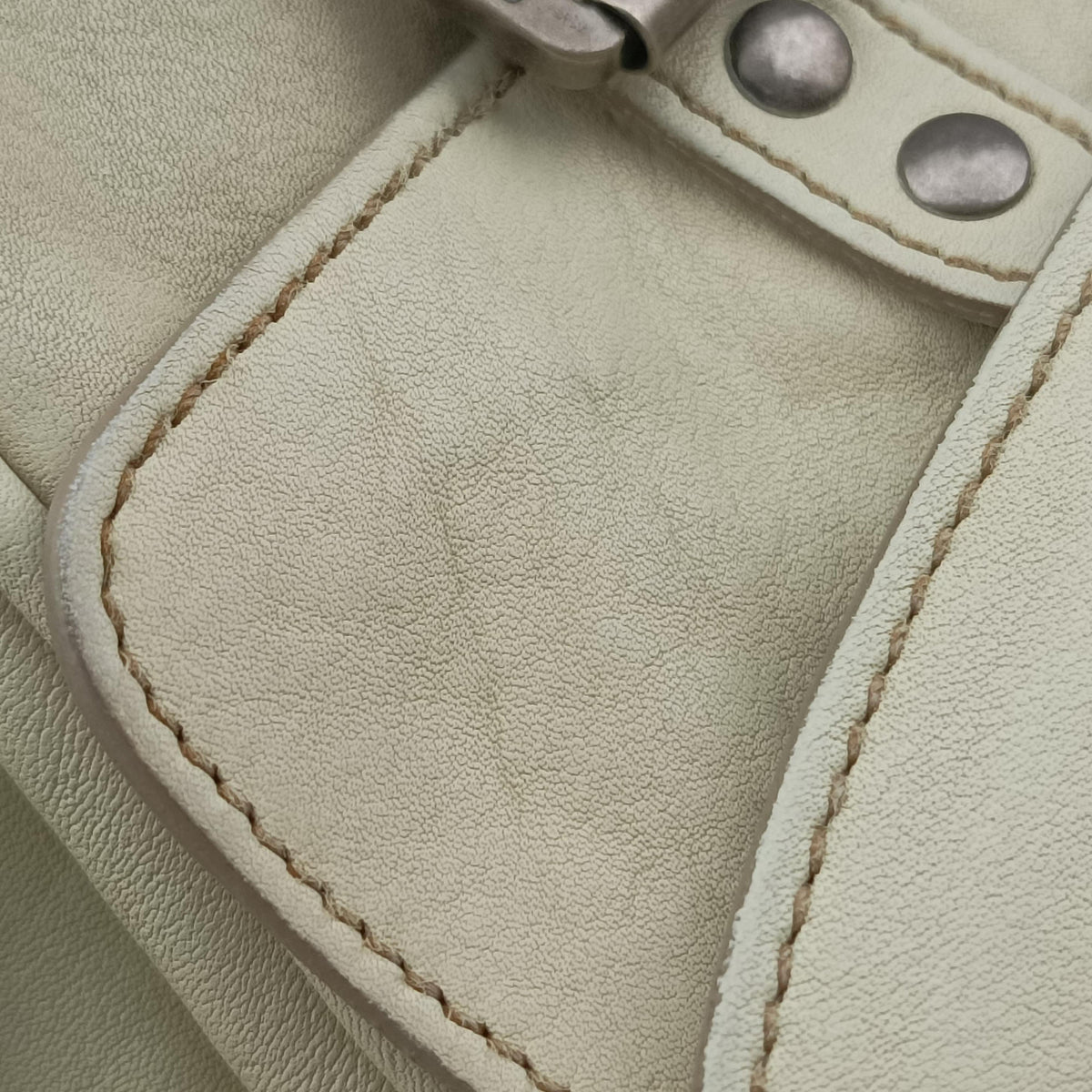 Pre-owned Christian Dior Gaucho White Leather shoulderbag | stylenewstar