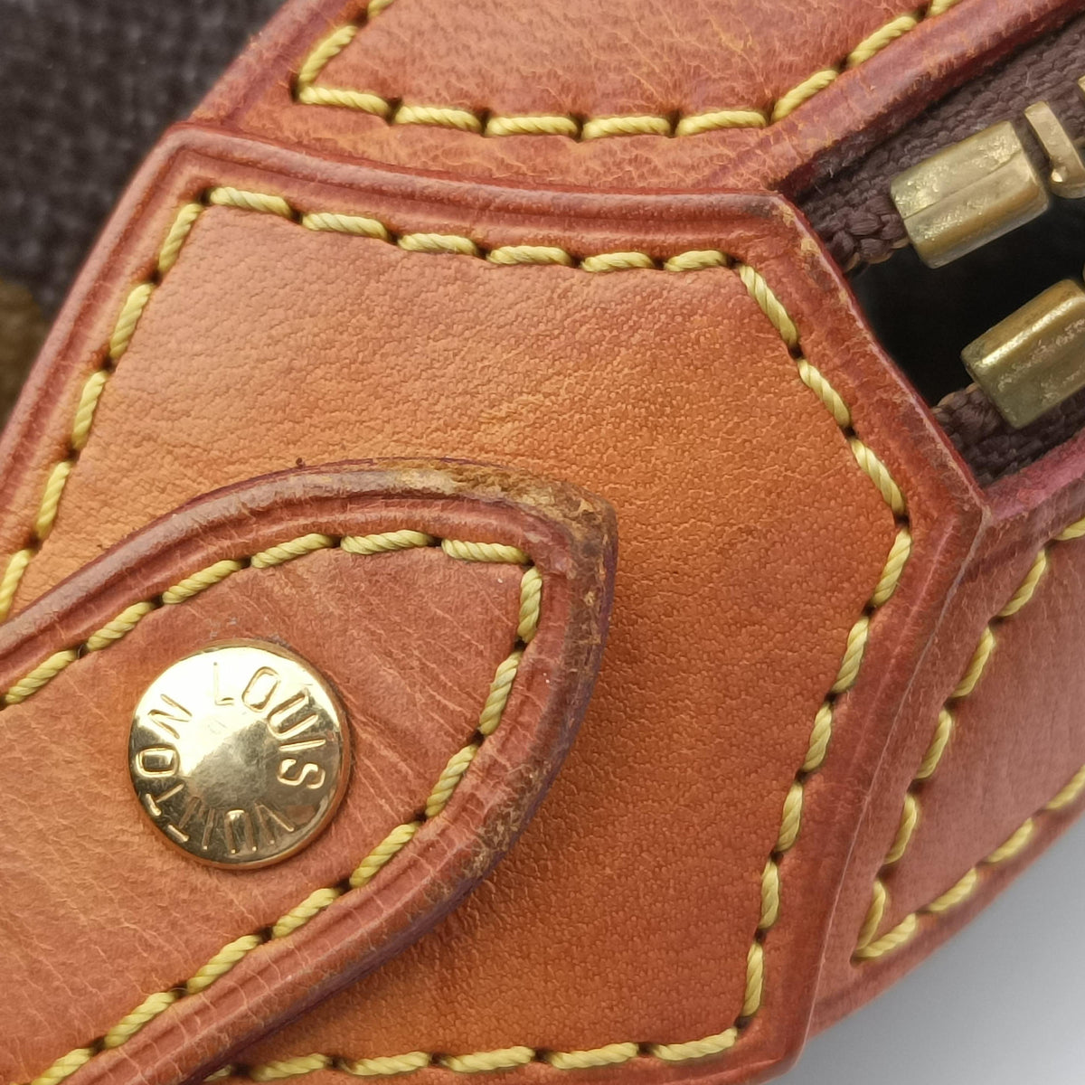 Secondhand Louis Vuitton STRESA PM brown Monogram Canvas M51186 handbag | stylenewstar