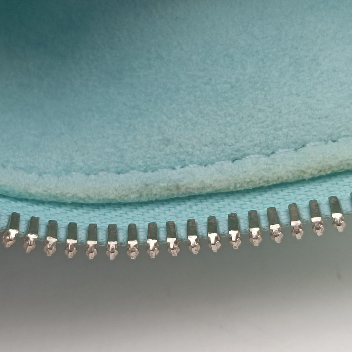 Micro Vanity pearlescent blue Monogram Empreinte M82193 IC Chipマイクロバニティ ブルー モノグラム アンプラント M82193 ICチップ