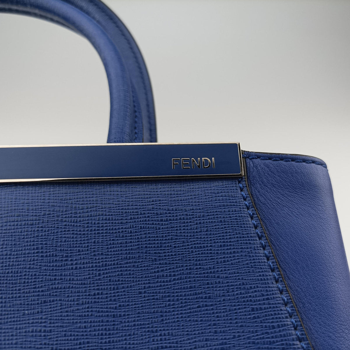 Petite 2 JOURS Blue Leather 8BH253 8BH253-D7E-158-8241プチ トゥージュール ブルー レザー 8BH253 8BH253-D7E-158-8241