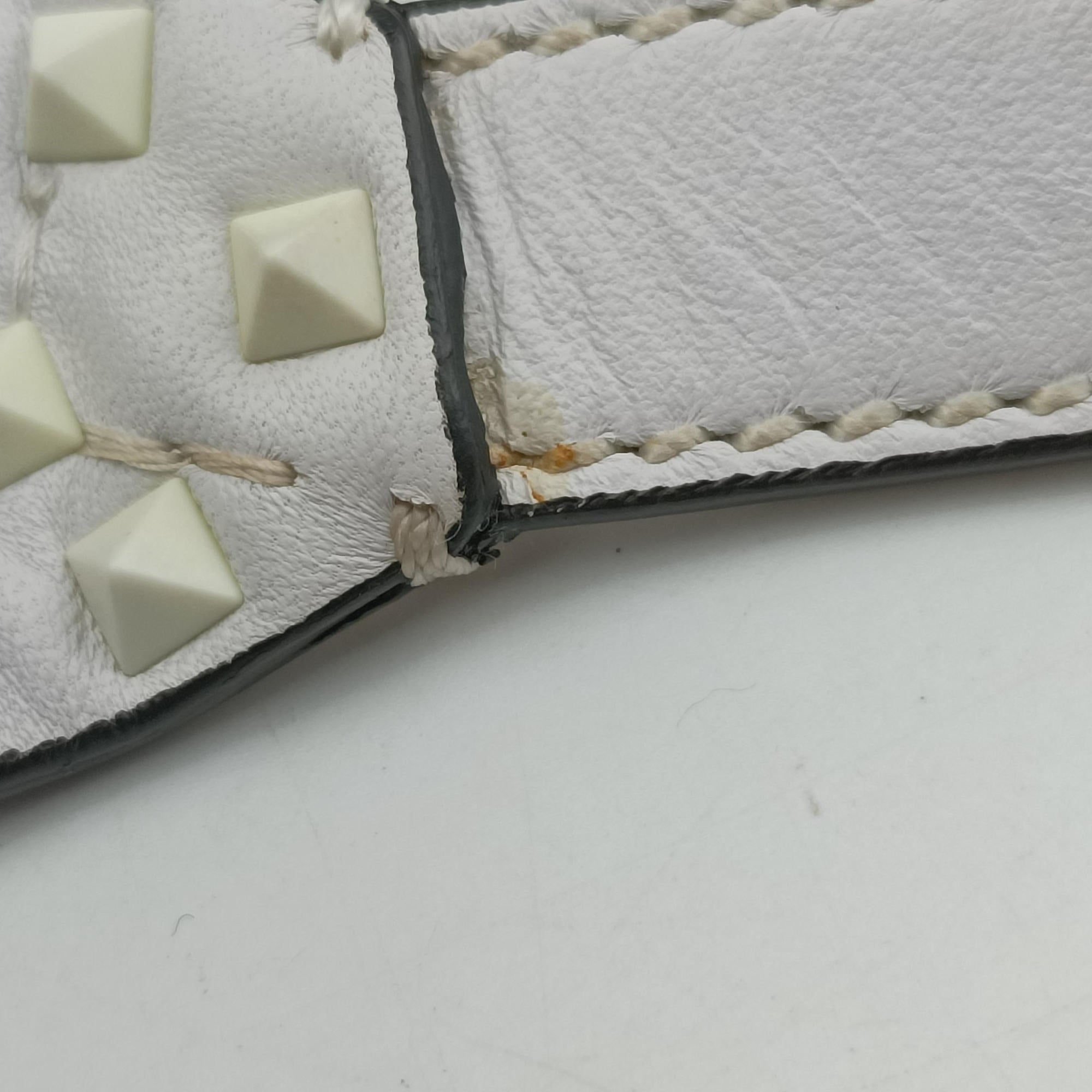 Rockstud White Leather GF-PB46RVH2ロックスタッズ ホワイト レザー GF-PB46RVH2