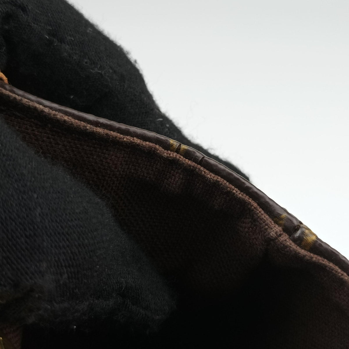 Secondhand Louis Vuitton Menilmontant PM Brown Monogram canvas M40474 shoulderbag | stylenewstar