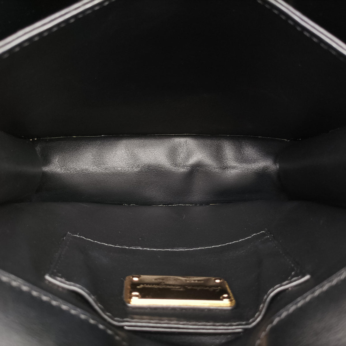 Pre-owned Ferragamo Thalia Golden Leather shoulderbag | stylenewstar