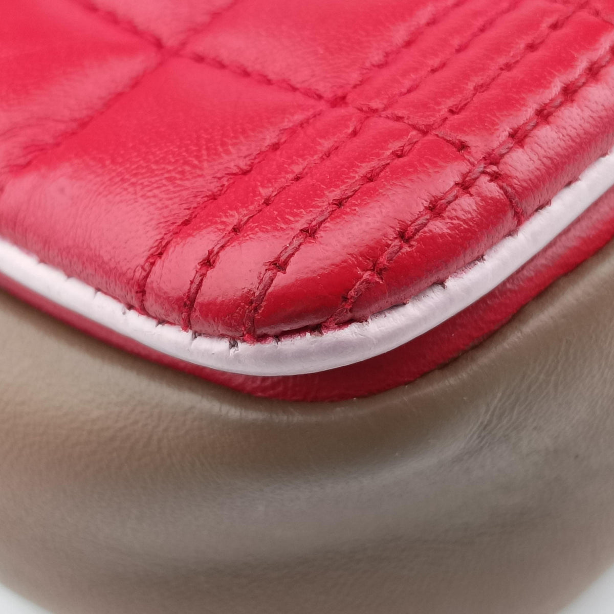 Pre-owned Burberry Lola chain TB Red×Pink×Beige Leather shoulderbag | stylenewstar
