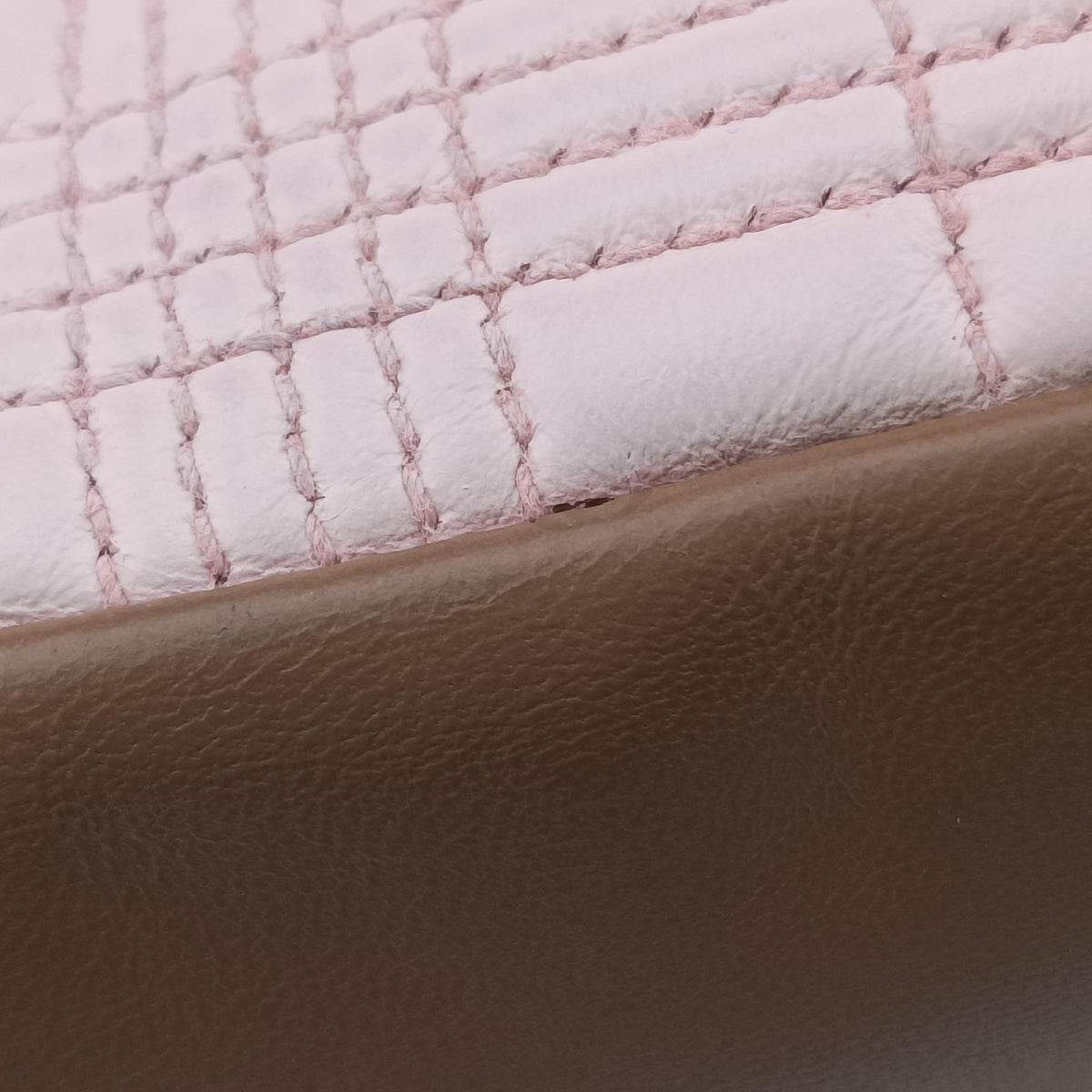 Pre-owned Burberry Lola chain TB Red×Pink×Beige Leather shoulderbag | stylenewstar