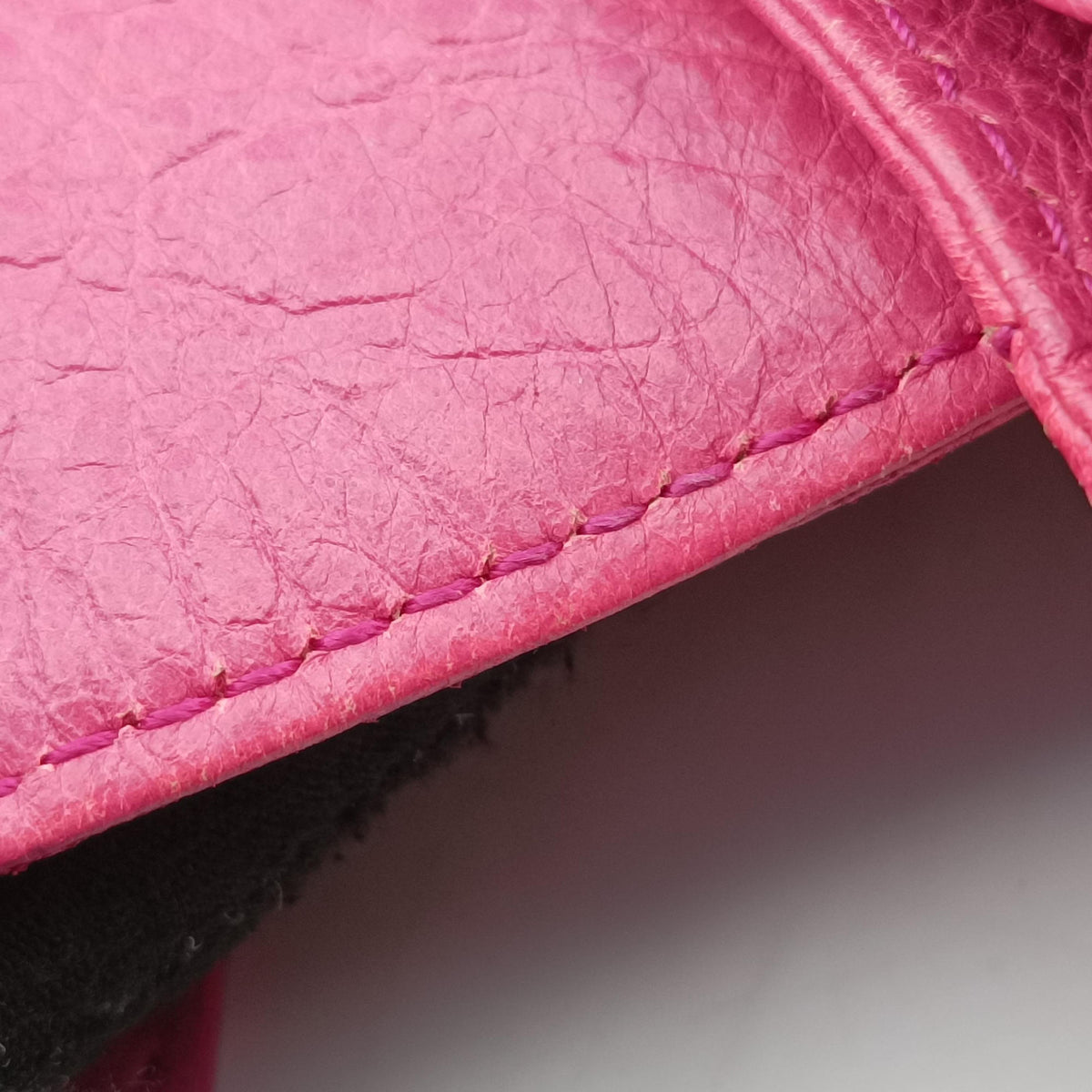 Classic Folk Messenger Pink lambskin 277043.5540 527277クラシックフォークメッセンジャー ピンク ラムスキン 277043.5540 527277