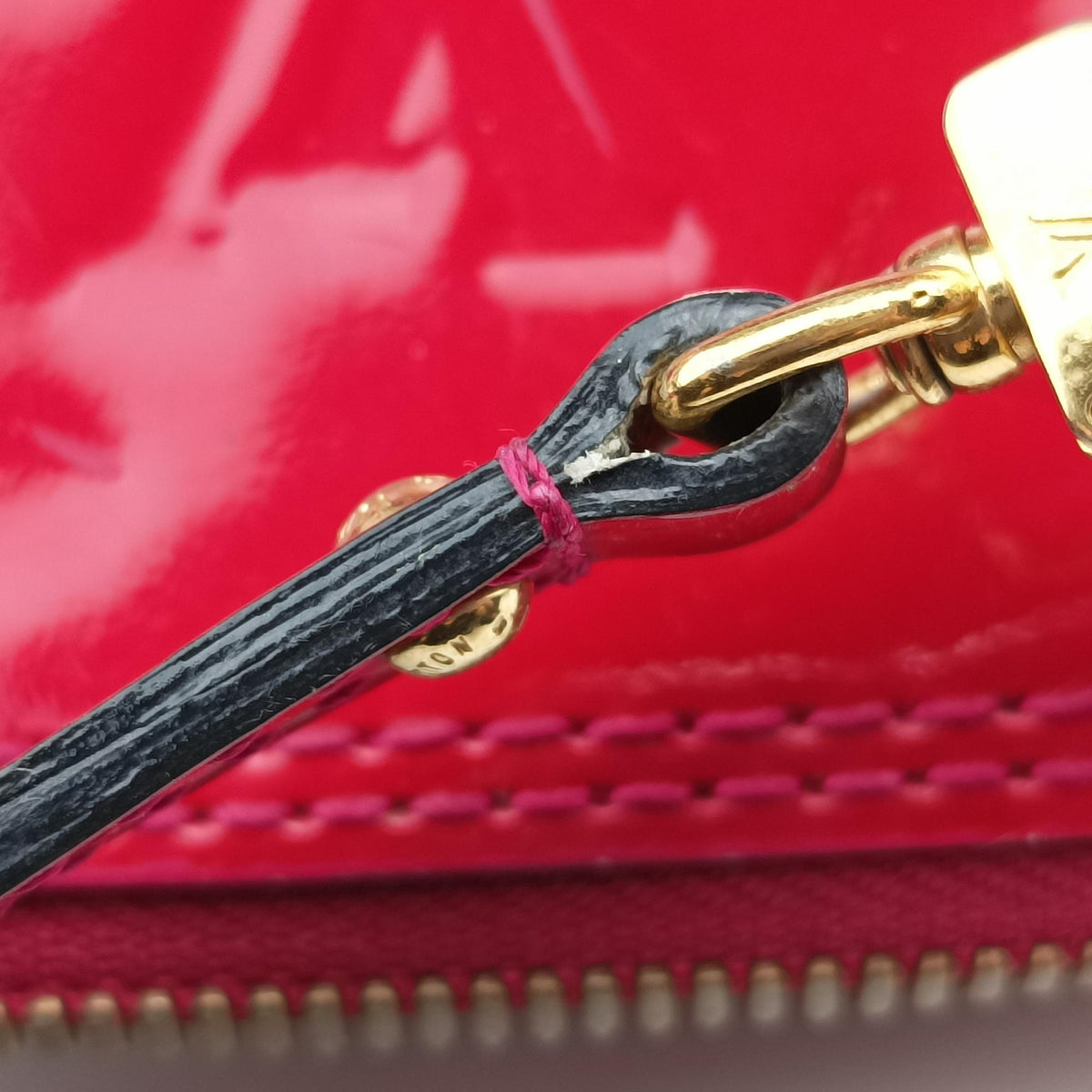 Secondhand Louis Vuitton Alma BB pomme d'amour Vernis M90174 shoulderbag | stylenewstar