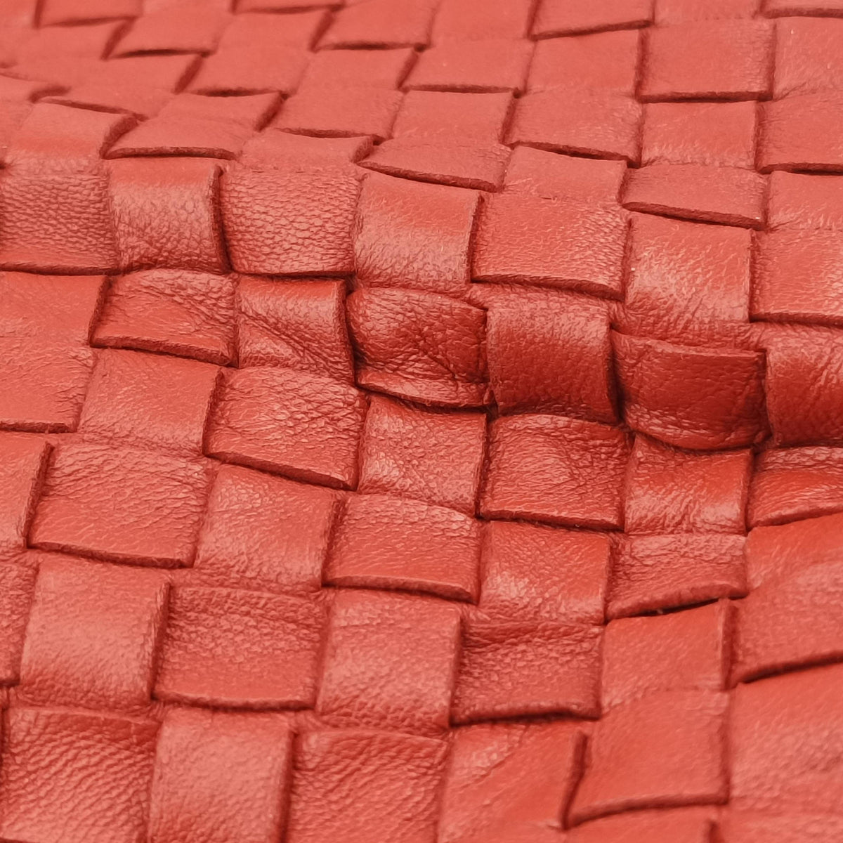 Pre-owned Bottega Veneta Intrecciato Red lambskin handbag | stylenewstar
