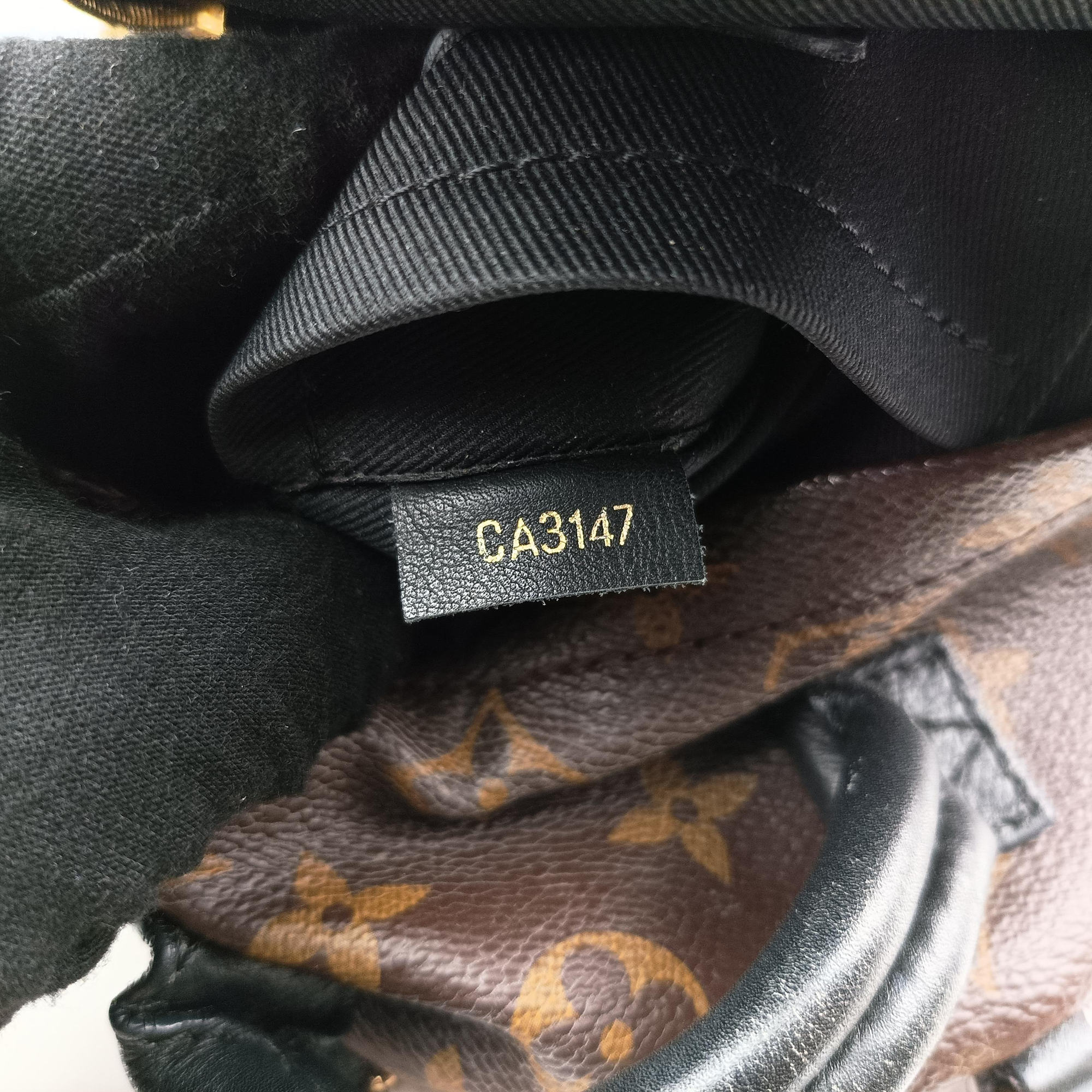 Palm Springs Backpack MINI Monogram x Noir Monogram Canvas M41562 CA3147パームスプリングス バックパック ミニ モノグラム×ノワール モノグラム キャンバス M41562 CA3147