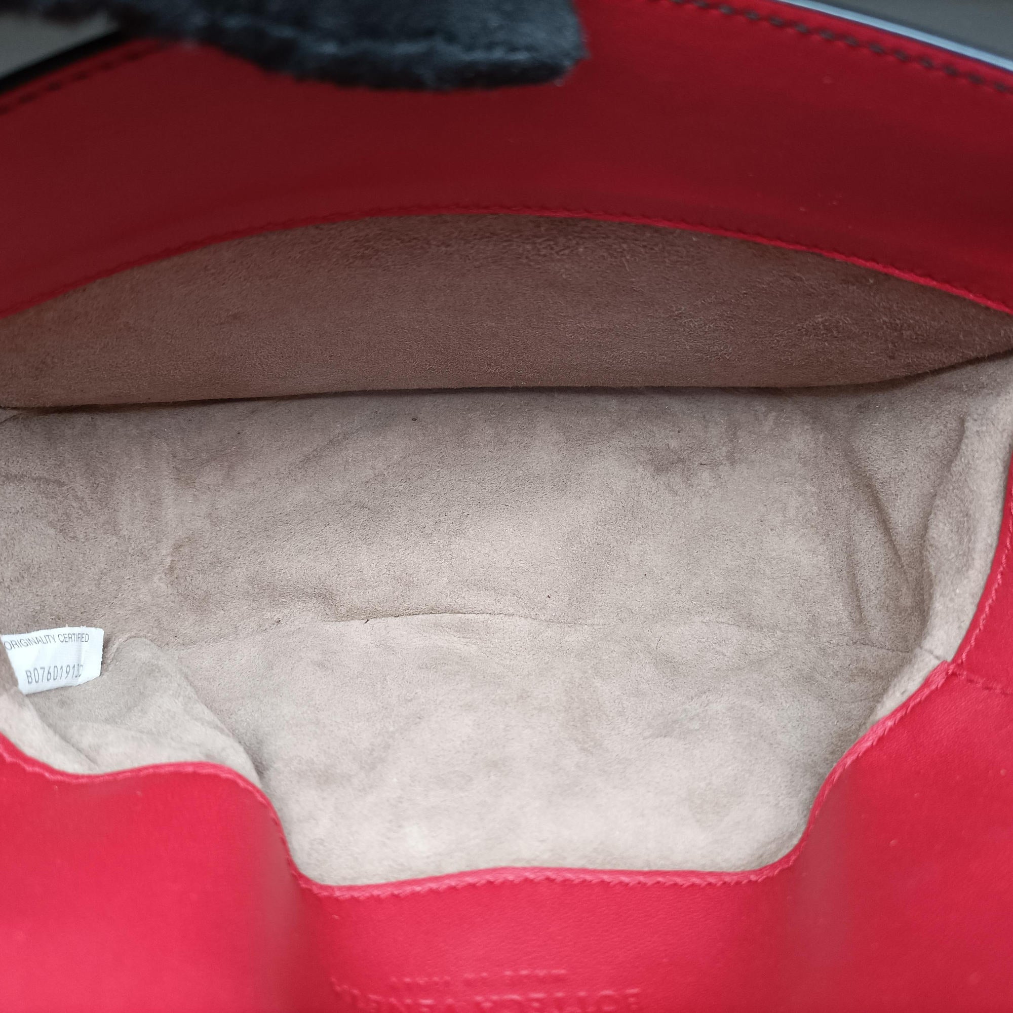 Luna Intrecciato Red lambskin B07601913Cルナ イントレチャート レッド ラムスキン B07601913C