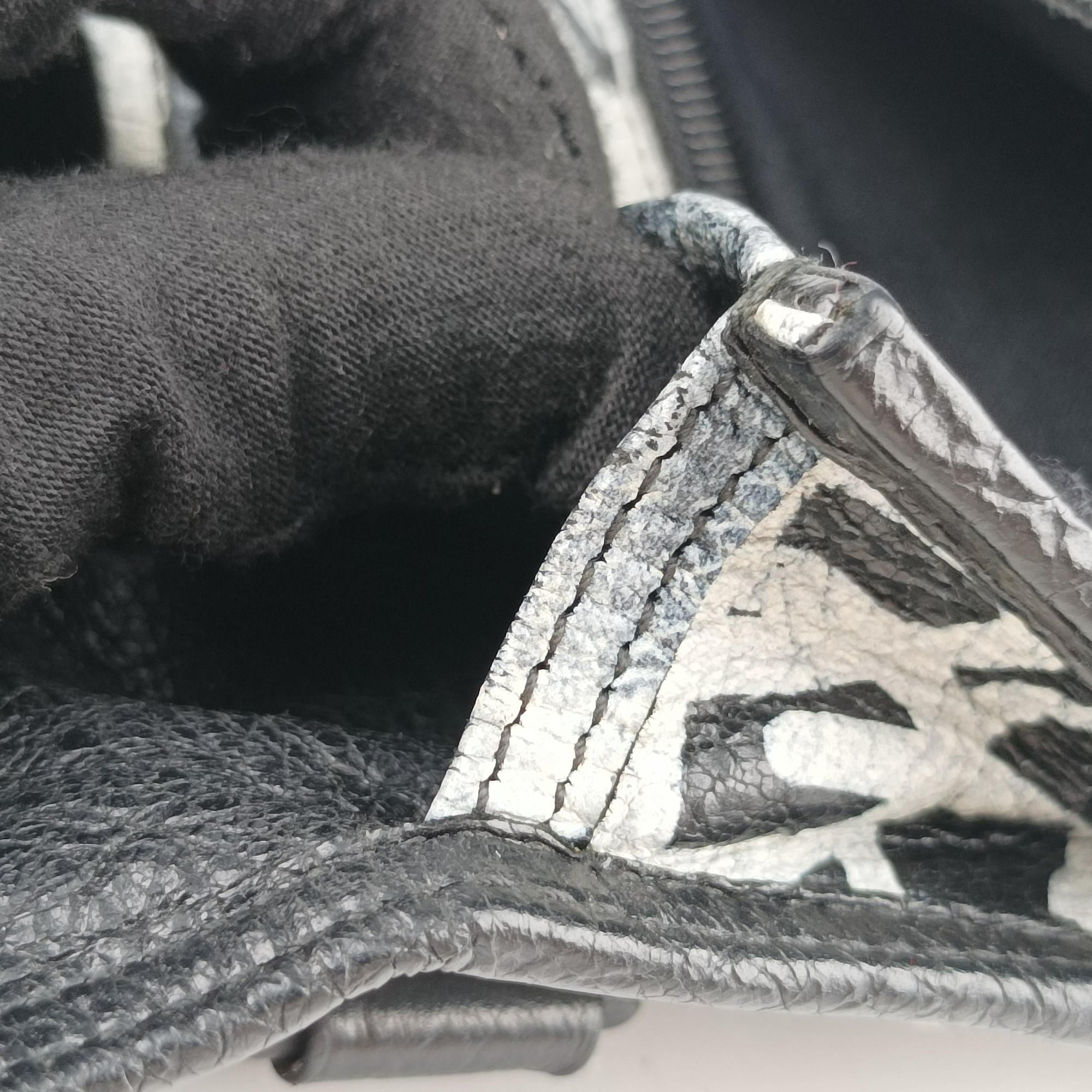 Explore Black×White Lambskin 655982.1090.O.527277エクスプローラー ブラック×ホワイト ラムスキン 655982.1090.O.527277
