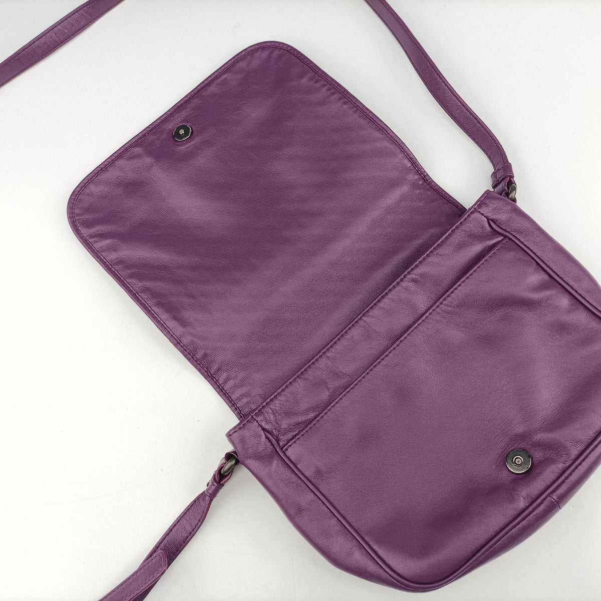 Pre-owned Bottega Veneta Intrecciato Purple lambskin shoulderbag | stylenewstar