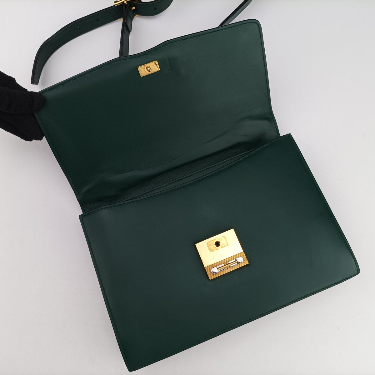 Pre-owned Gucci ZUMI Green Leather 576388 shoulderbag | stylenewstar