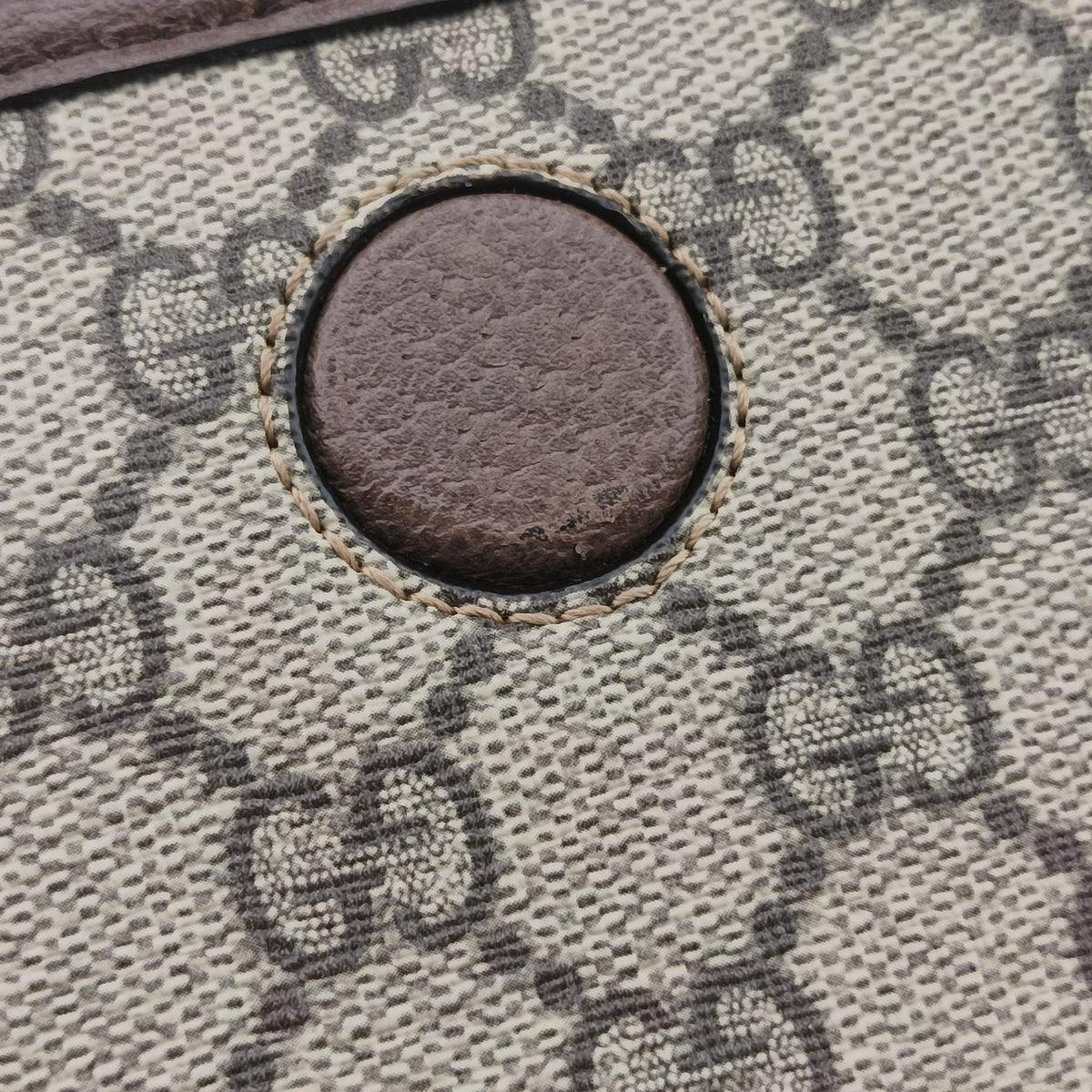Pre-owned Gucci NEO VINTAGE GG Supreme beige x Brown PVC coated canvas×Leather 493930 bum bag/waist bag | stylenewstar