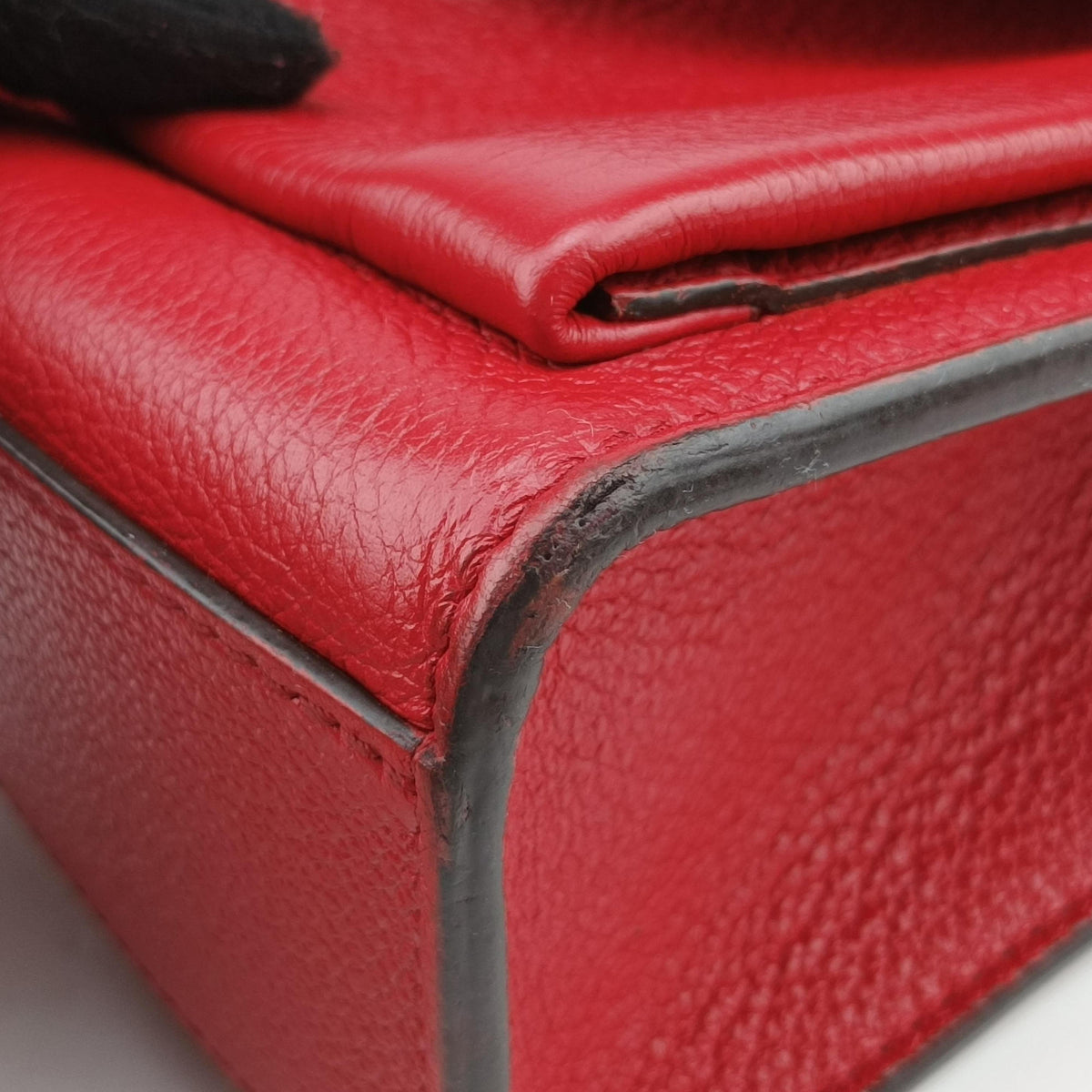 Secondhand Louis Vuitton MyLockme BB Ruby Leather M51419 shoulderbag | stylenewstar