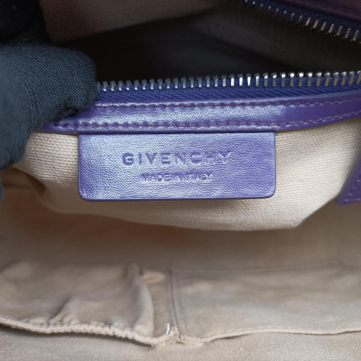 Antigona Purple Leather 3C0154アンティゴナ パープル レザー 3C0154
