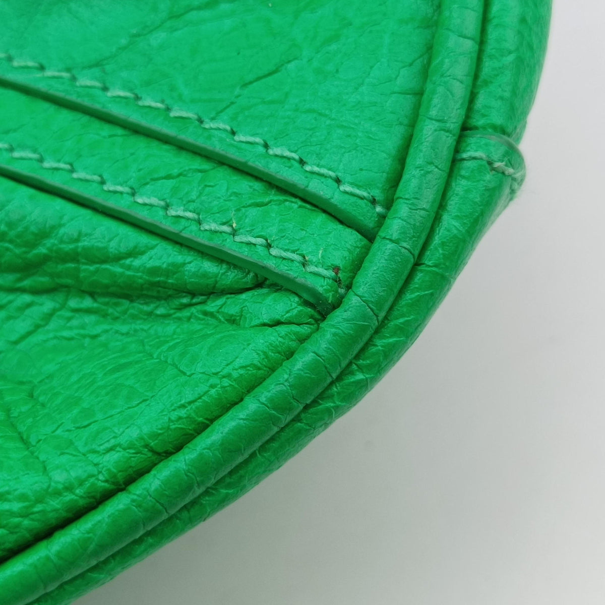 Pre-owned Balenciaga Le Cagole Green Leather shoulderbag | stylenewstar
