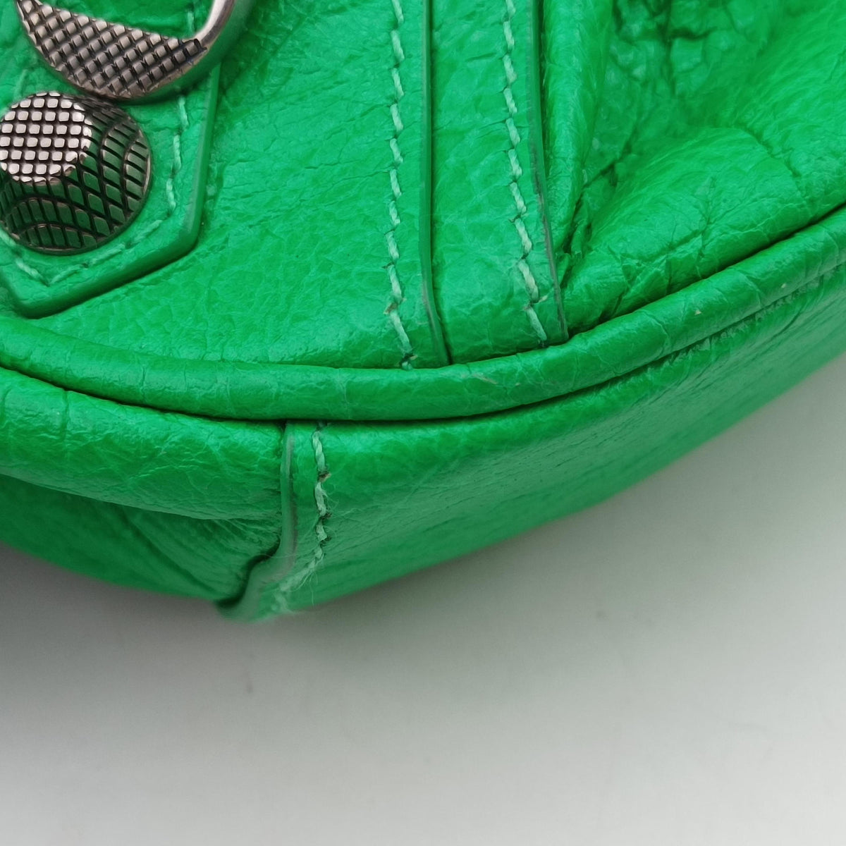 Pre-owned Balenciaga Le Cagole Green Leather shoulderbag | stylenewstar