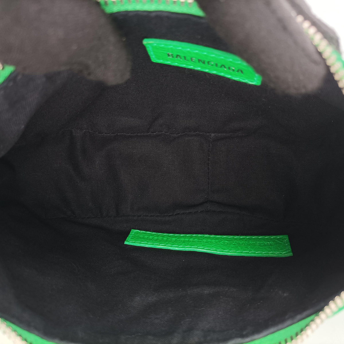Pre-owned Balenciaga Le Cagole Green Leather shoulderbag | stylenewstar