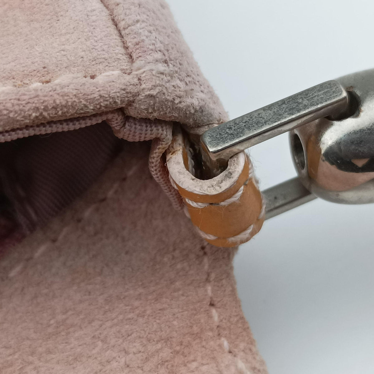 Secondhand Christian Dior Marispearl Pink Suede shoulderbag | stylenewstar