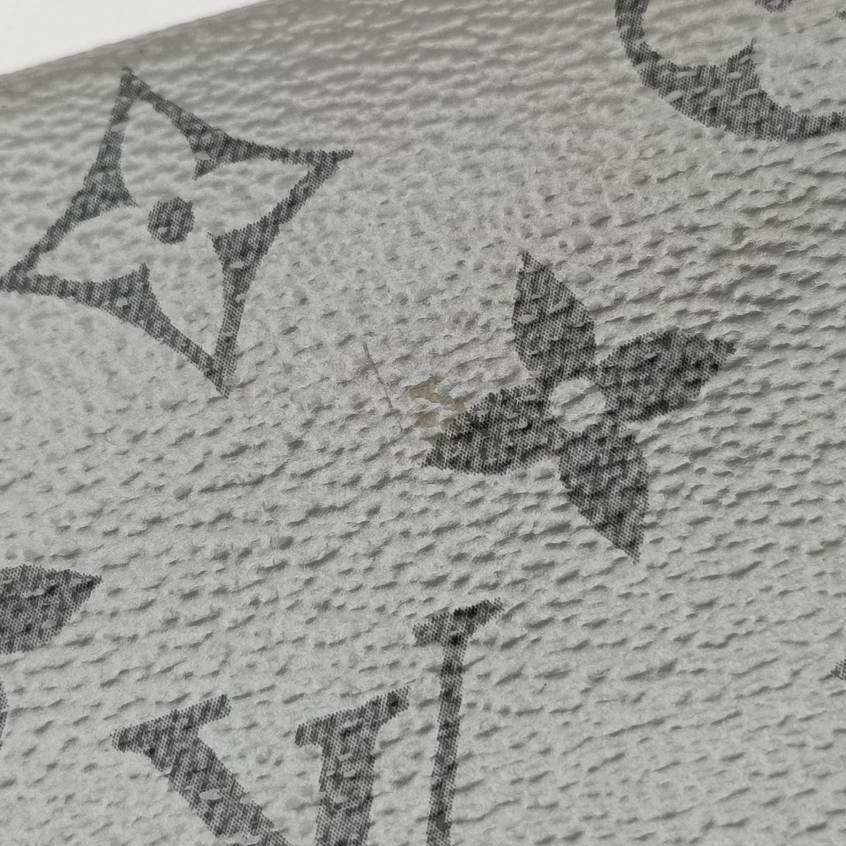 Pochette Voyage MM Black x Silver Monogram Split M63039 SP1128ポシェット ヴォワヤージュ MM ブラック x シルバー モノグラム スプリット M63039 SP1128