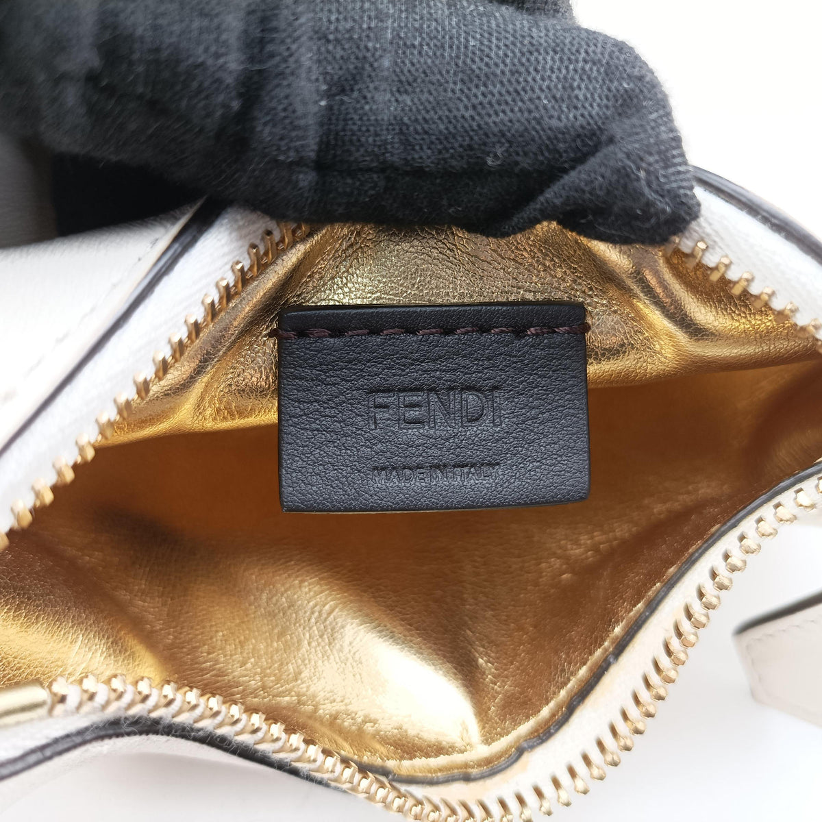 Secondhand Fendi Nano Fendigraphy White Leather 7AS089 clutchbag | stylenewstar