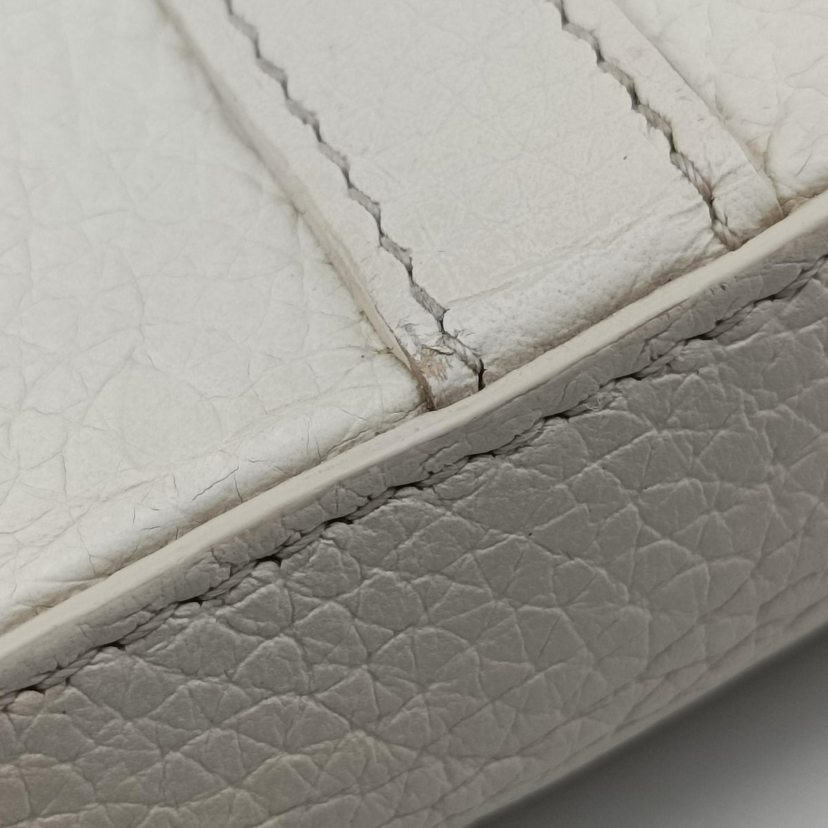 Secondhand Louis Vuitton Soft Trunk LV Friends White x Multicolor Monogram Taurillon M80146 shoulderbag | stylenewstar