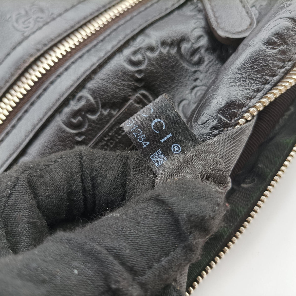 Pre-owned Gucci Guccissima Messenger Black Leather 201448 shoulderbag | stylenewstar