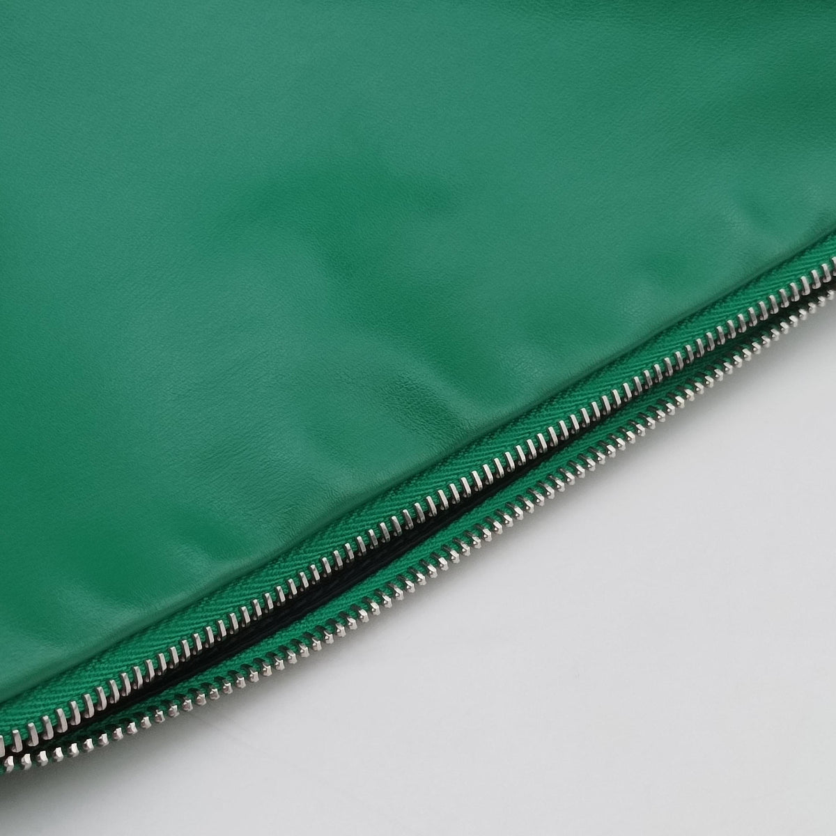 triangle embossed logo Green Leather 1BH190 7/Dトライアングル エンボスロゴ グリーン レザー 1BH190 7/D