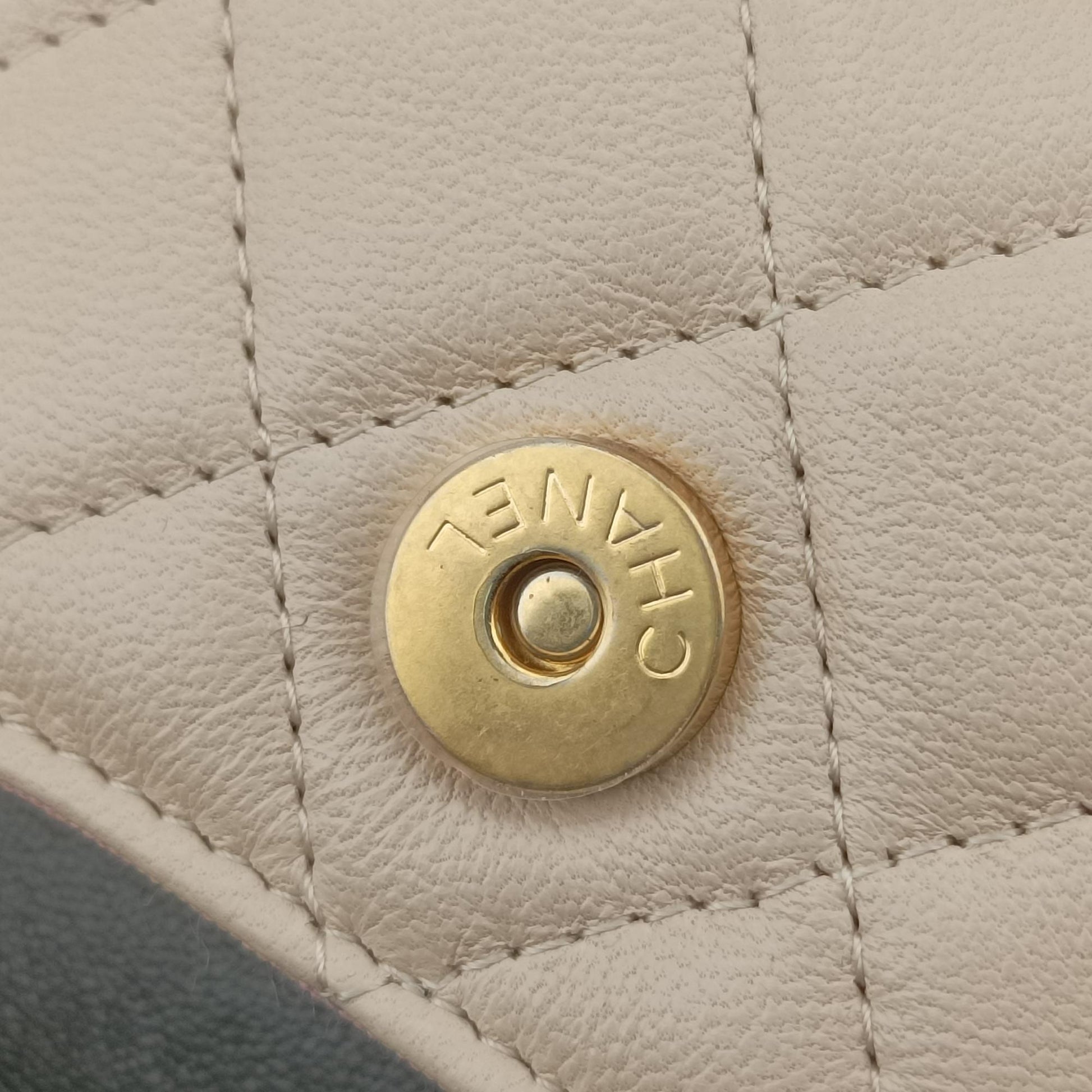 シャネル Chanel ボディバッグ/ウェストバッグ レディース バイカラー マトラッセ マルチカラー ラムスキン AP3249 L7N77TK2