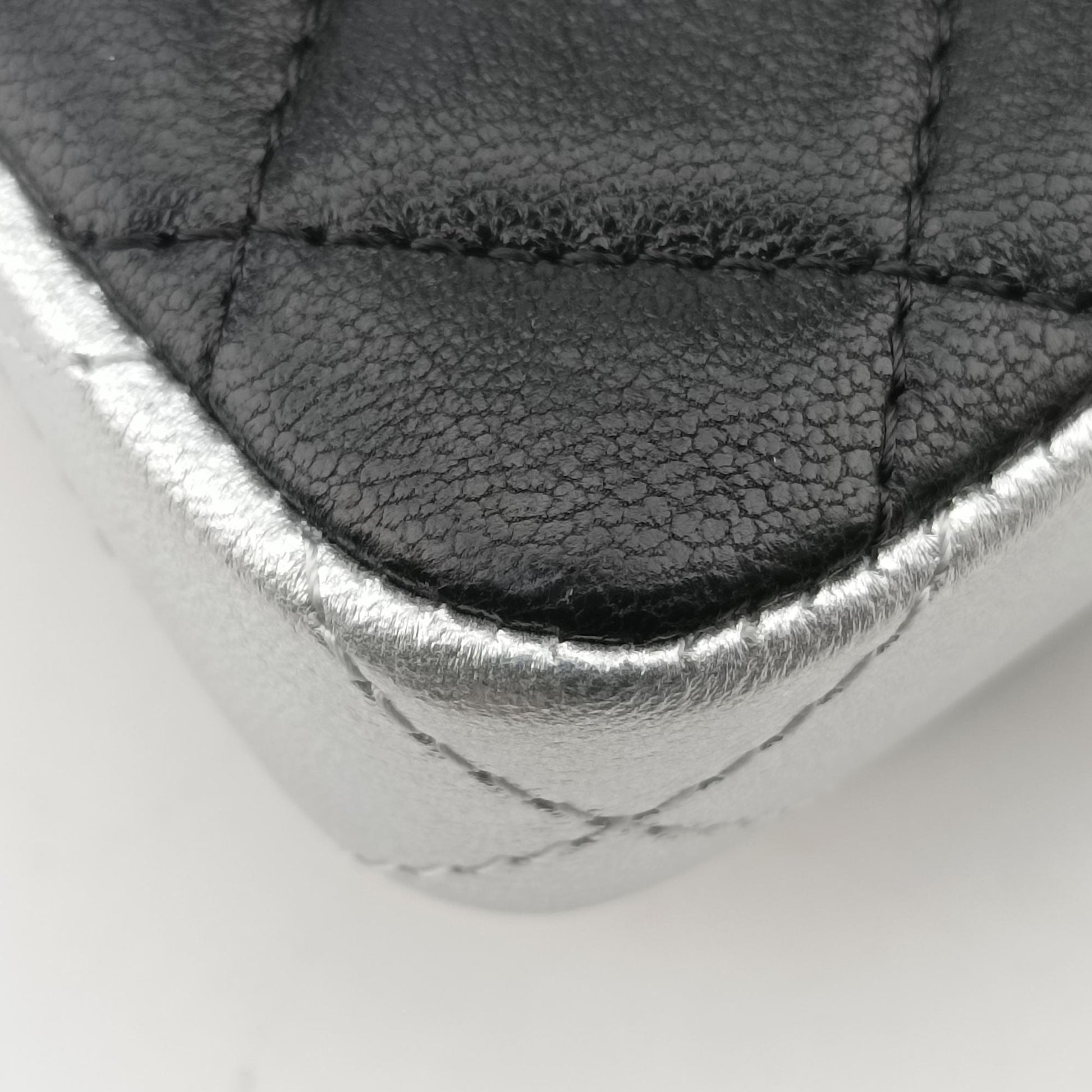 シャネル Chanel ボディバッグ/ウェストバッグ レディース バイカラー マトラッセ マルチカラー ラムスキン AP3249 L7N77TK2