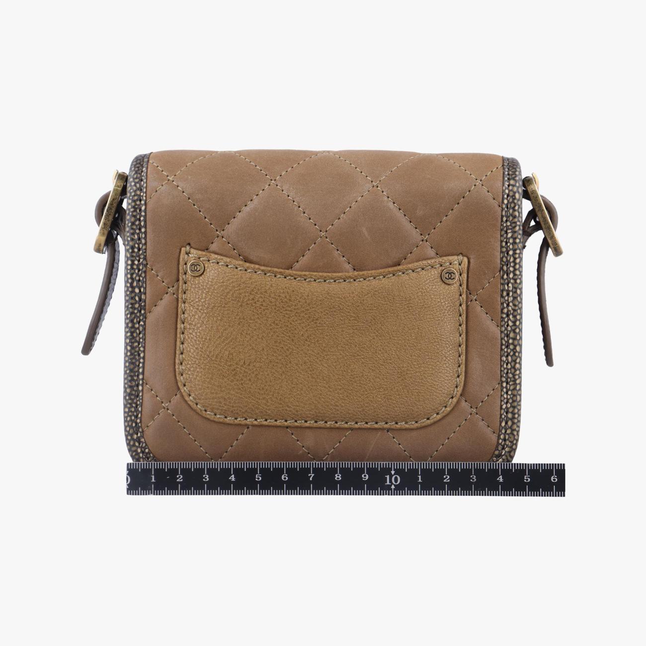 シャネル Chanel ショルダーバッグ レディース バックトスクール ミニ フラップ ゴールド レザー A67252 17089864