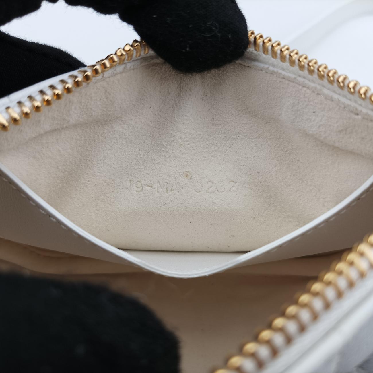 Cannage Vibe Hobo micro White lambskin  19-MA-0232カナージュ ヴァイブ ホーボー マイクロ ホワイト ラムスキン  19-MA-0232