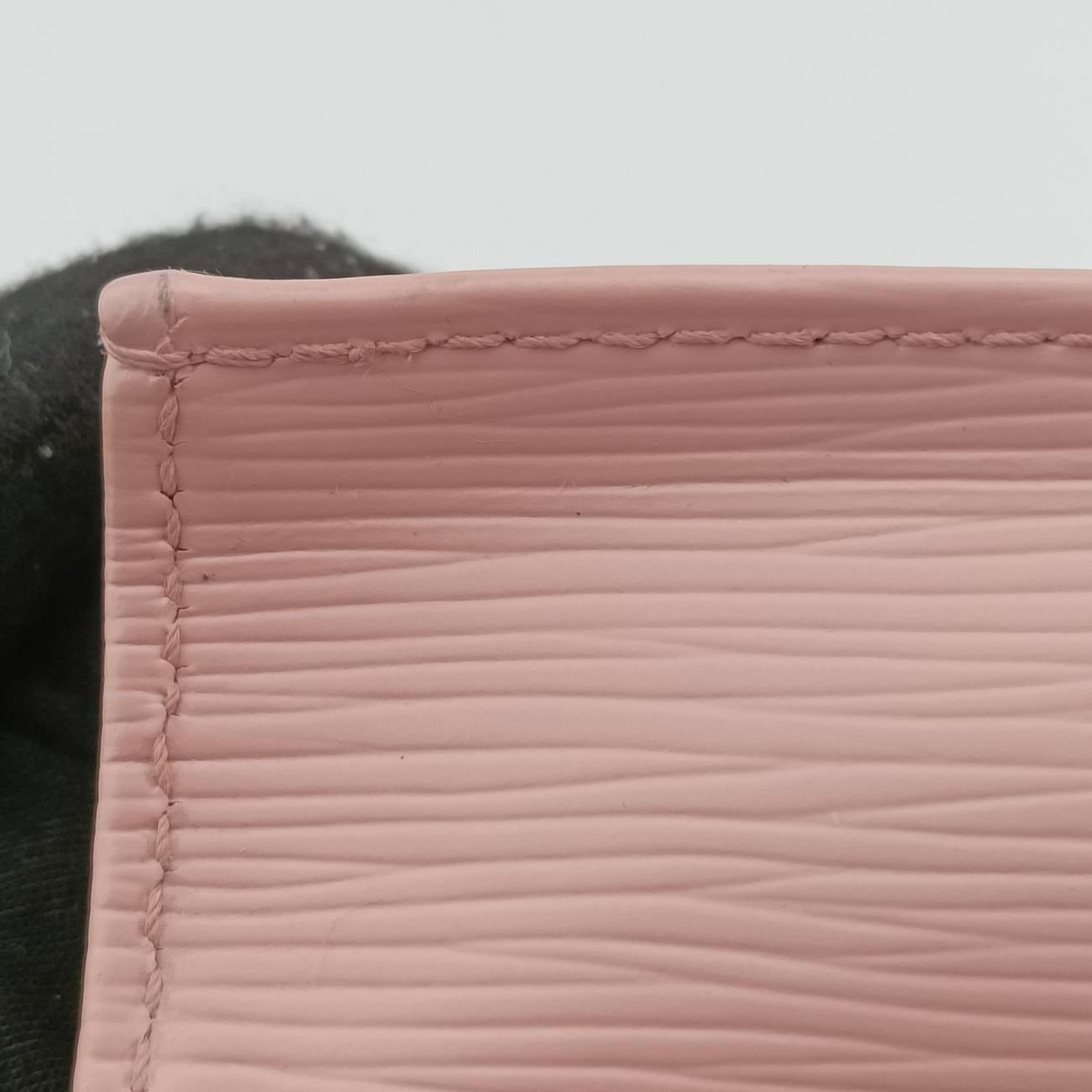 Petit Sac Plat ROSE BALLERIN Epi M69575 CA2290プティットサックプラ ローズバレリーヌ エピ M69575 CA2290