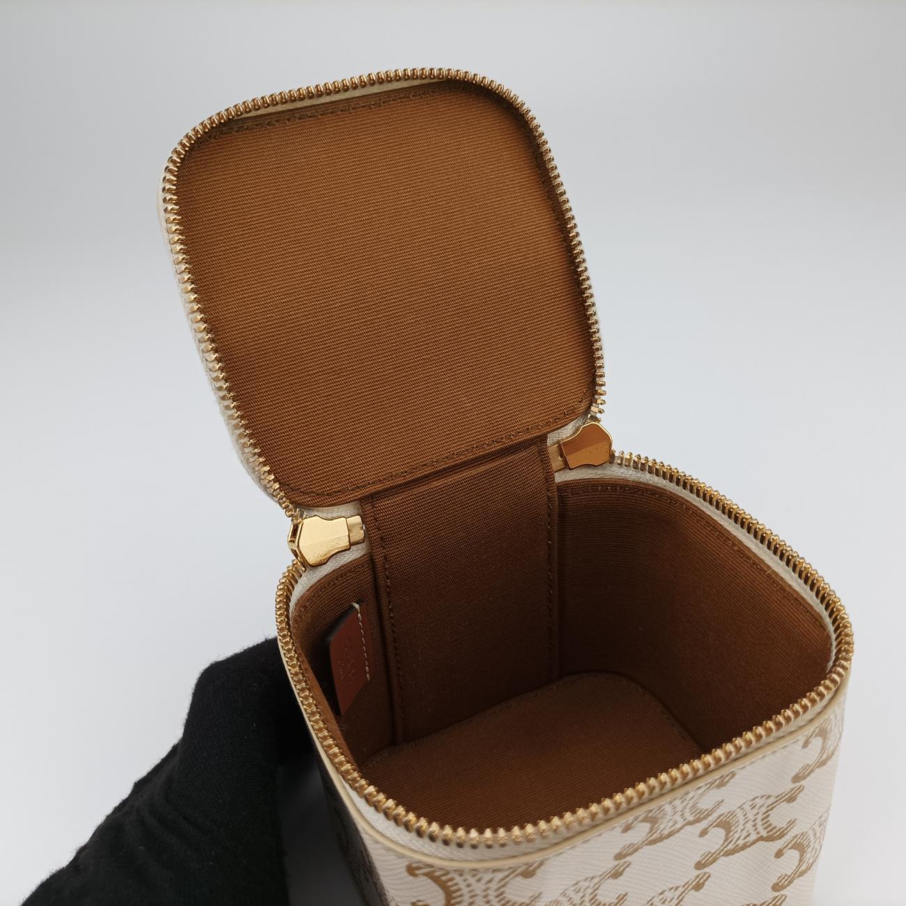 TRIOMPHE mini vanity case White PVC coated canvas  U-DS-0243トリオンフ ミニ バニティーケース ホワイト PVCコーティングキャンバス  U-DS-0243