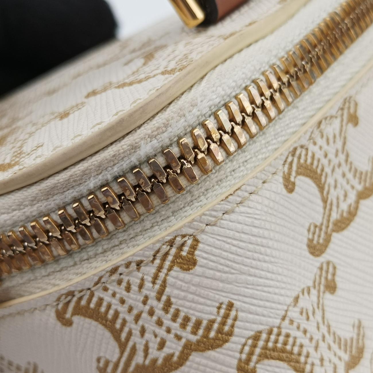TRIOMPHE mini vanity case White PVC coated canvas  U-DS-0243トリオンフ ミニ バニティーケース ホワイト PVCコーティングキャンバス  U-DS-0243